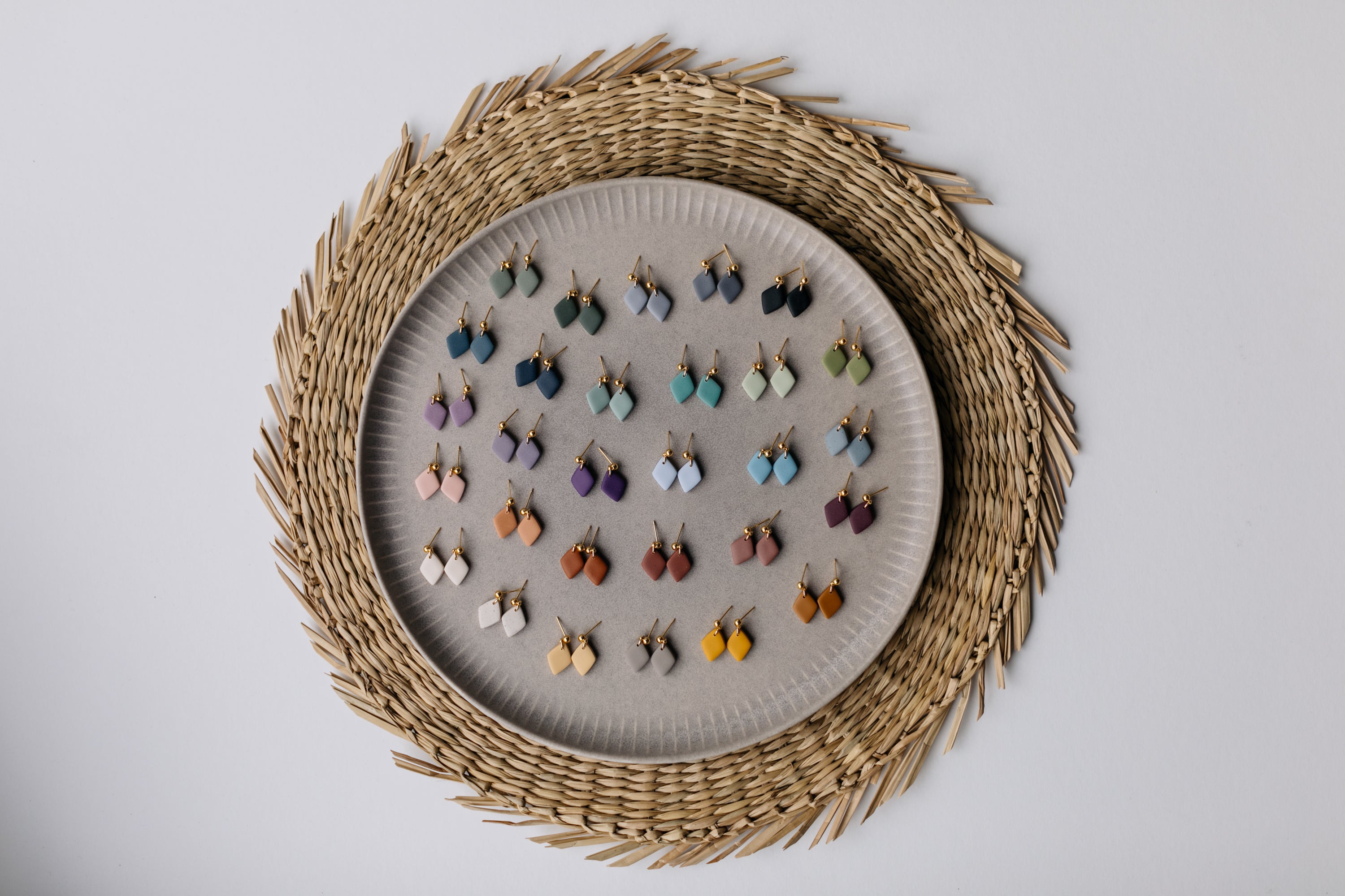 PAULA - kleine Rautenohrringe aus Polymer Ton