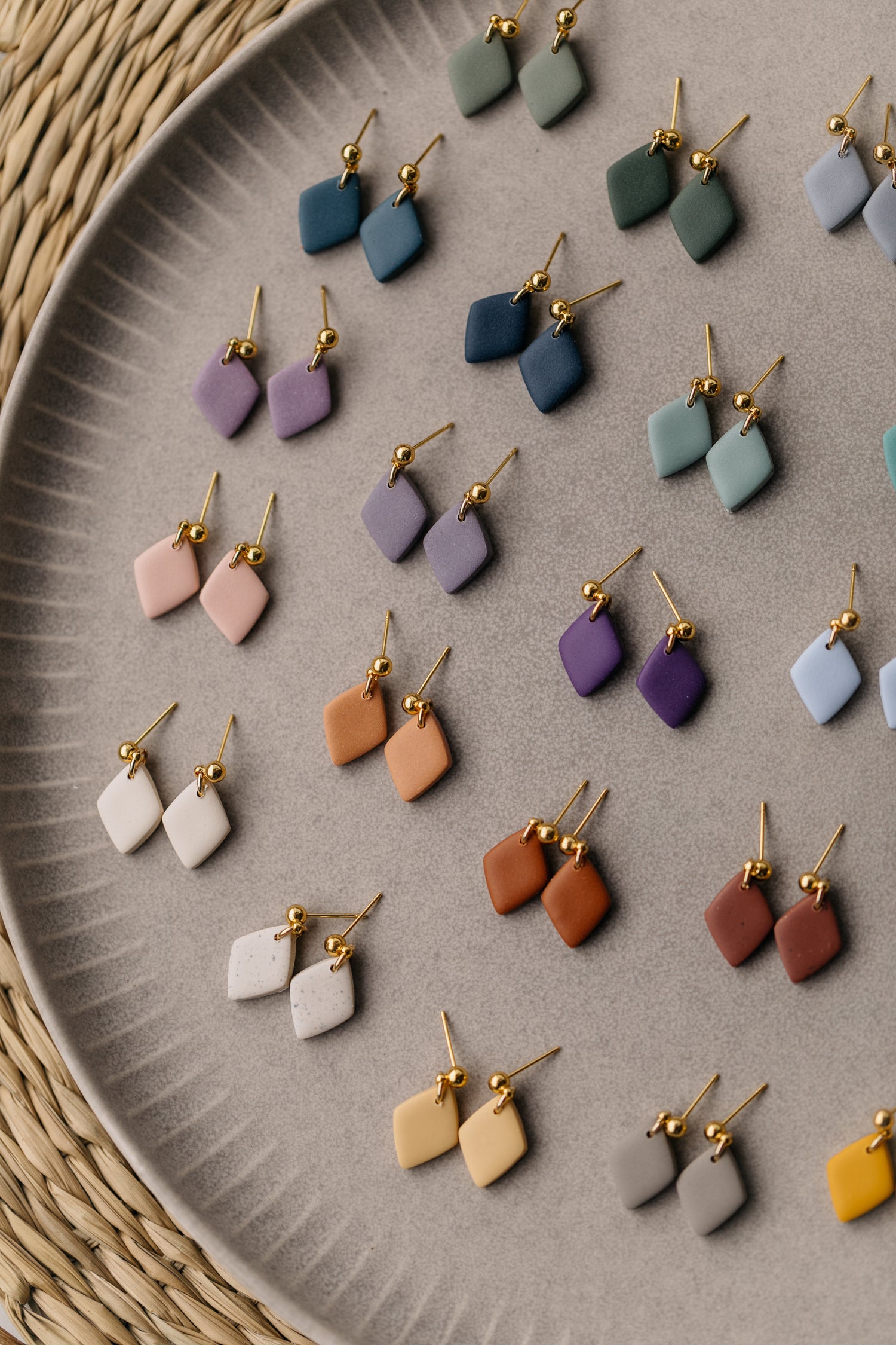 PAULA - kleine Rautenohrringe aus Polymer Ton