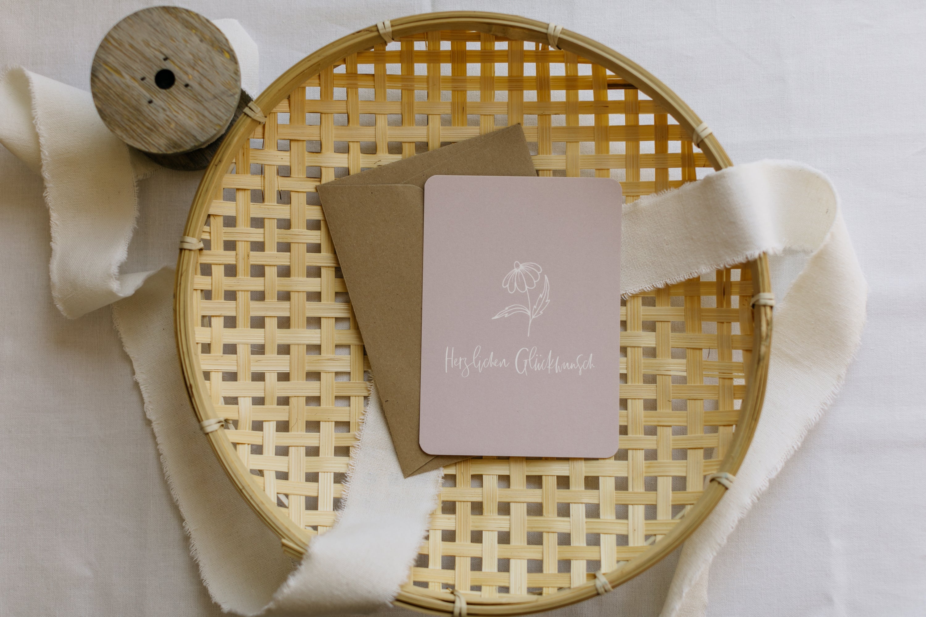 Postkarte "Herzlichen Glückwunsch" in hellem Rosa