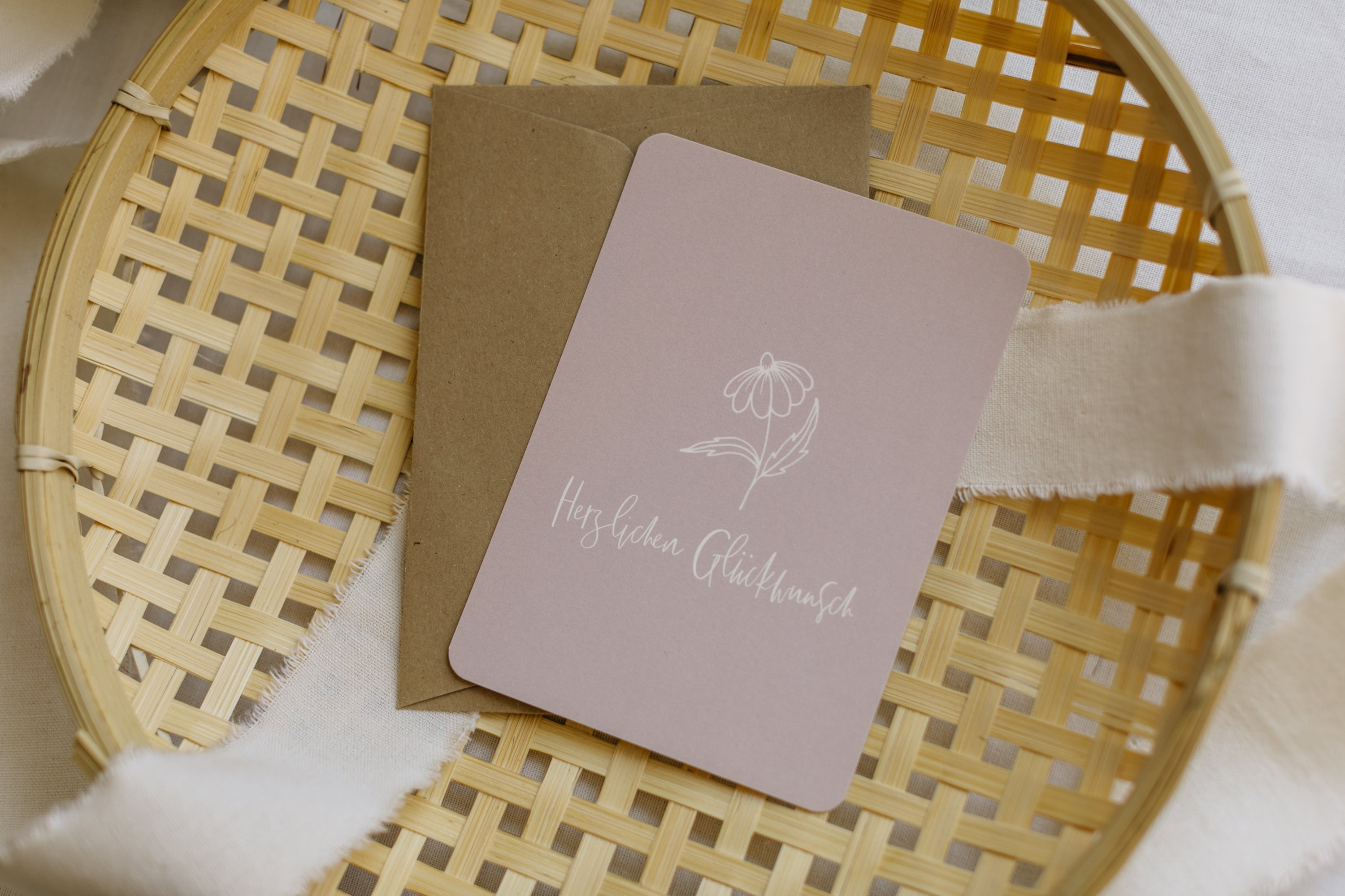 Postkarte "Herzlichen Glückwunsch" in hellem Rosa