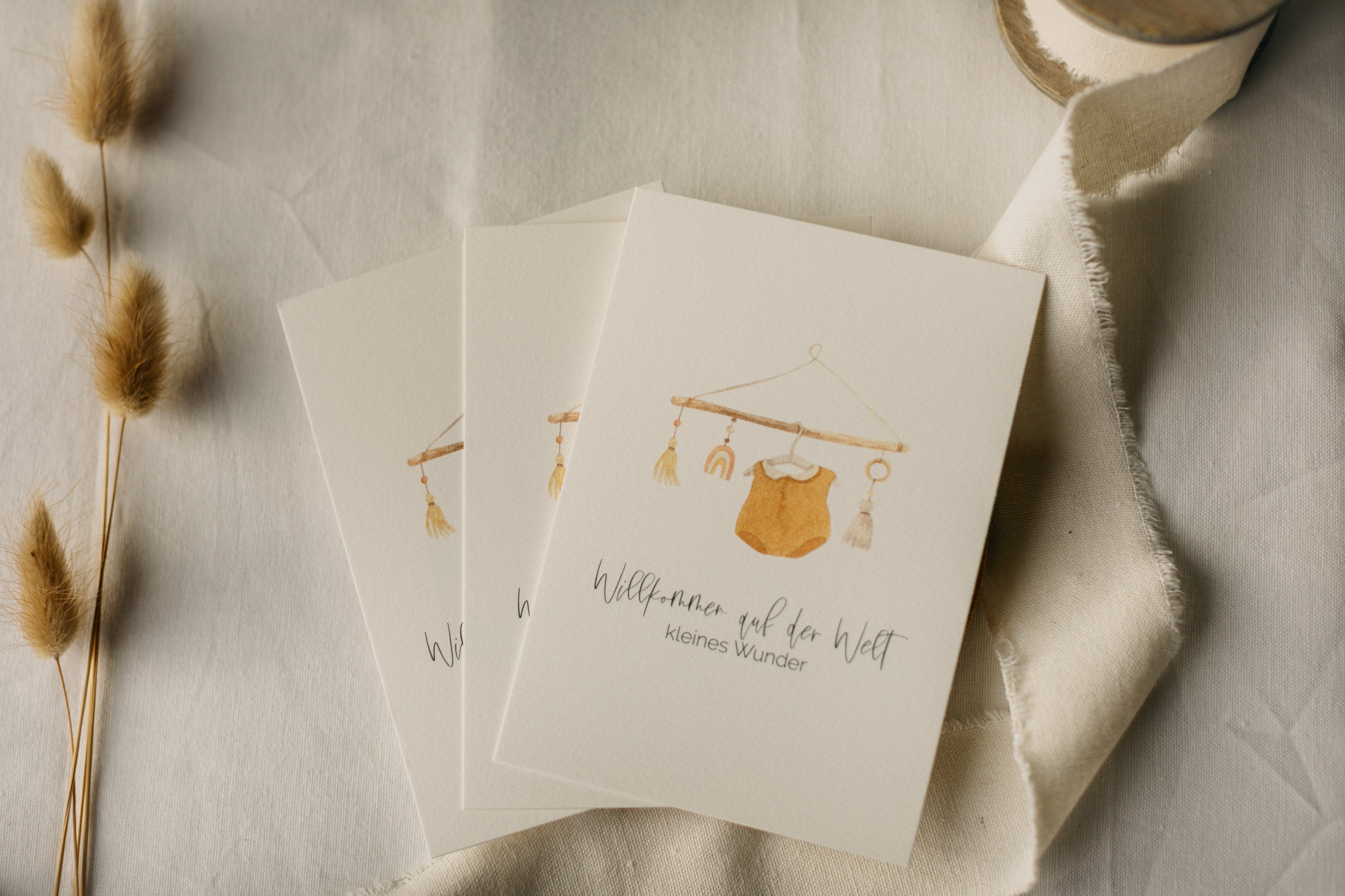 Postkarte Baby "Willkommen auf der Welt kleines Wunder"