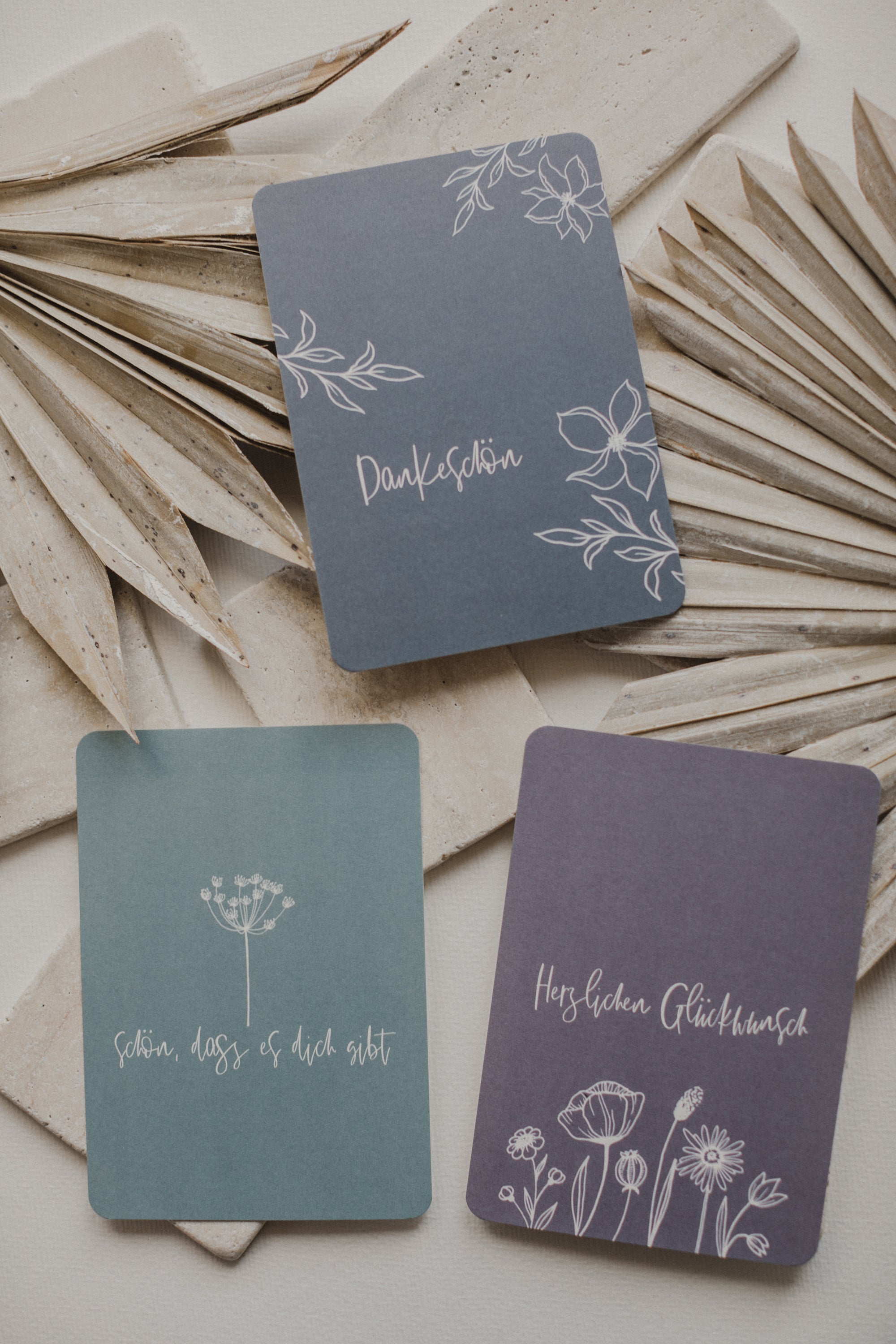 Postkarte "Herzlichen Glückwunsch" in dunklem Lila