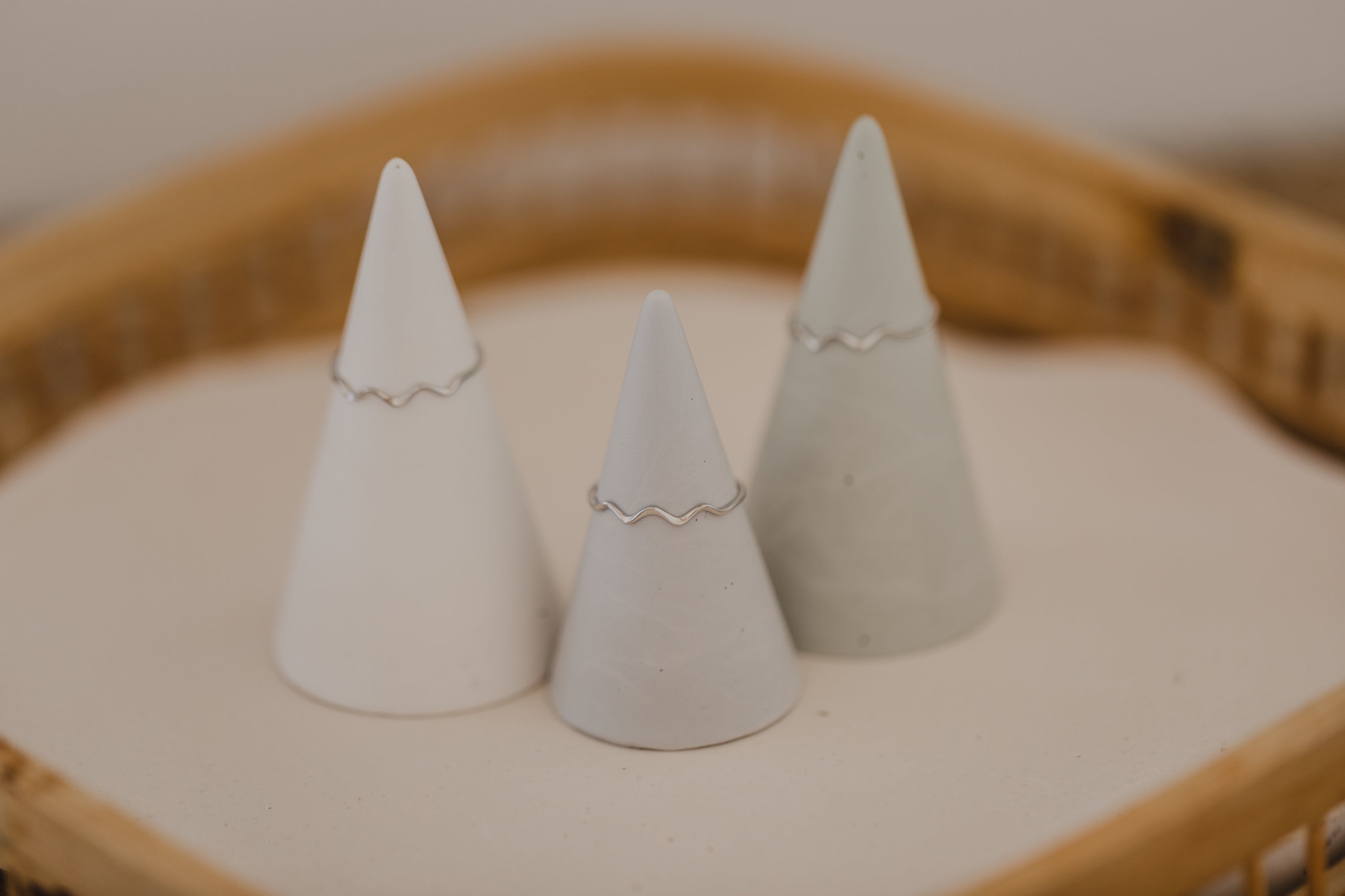 filigree wavy ring made of 925 Sterling silver