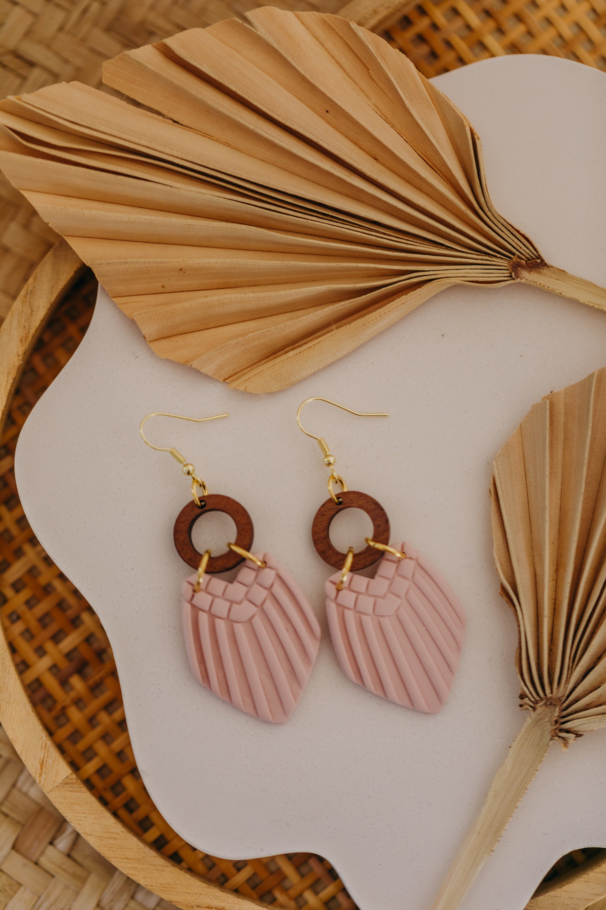 SIENNA - große rosa Statement Ohrringe