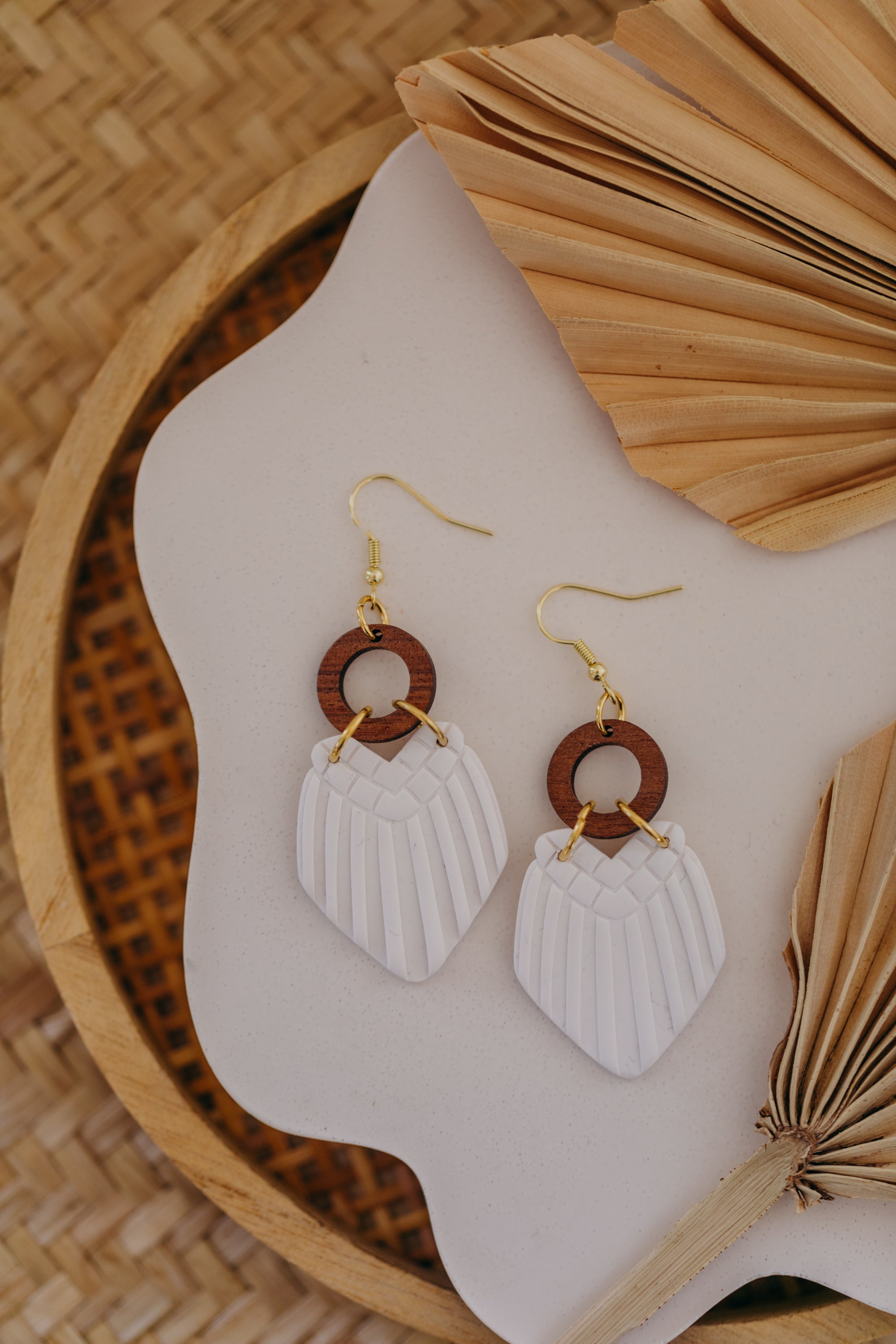 SIENNA - große weiße Statement Ohrringe