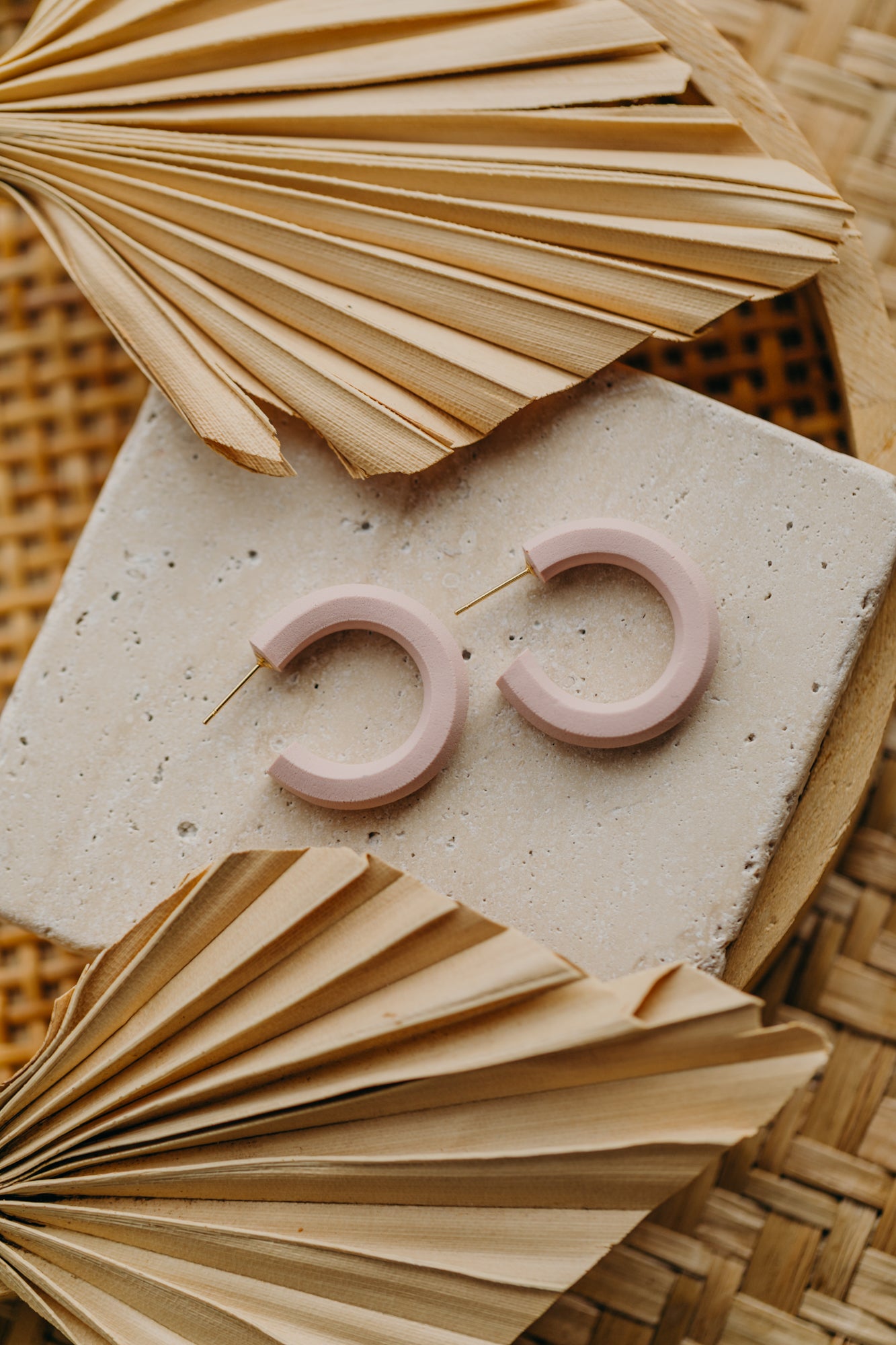 SORA – Creolen in hellem Rosa