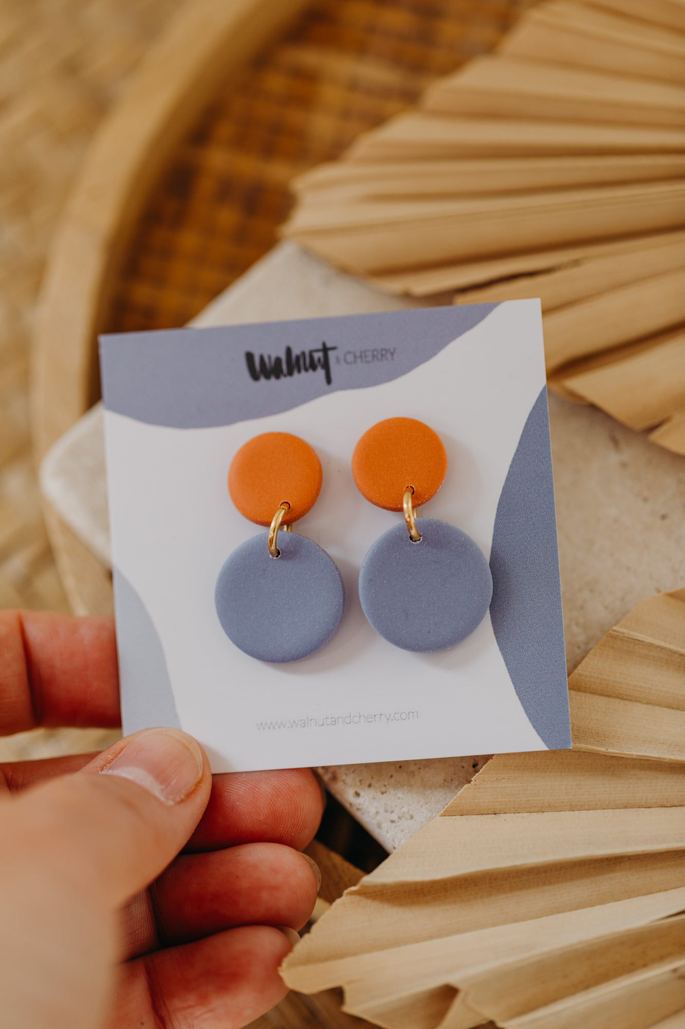 SUSI - zweifarbige bunte Ohrringe aus Polymer Ton - Orange/Distelblau