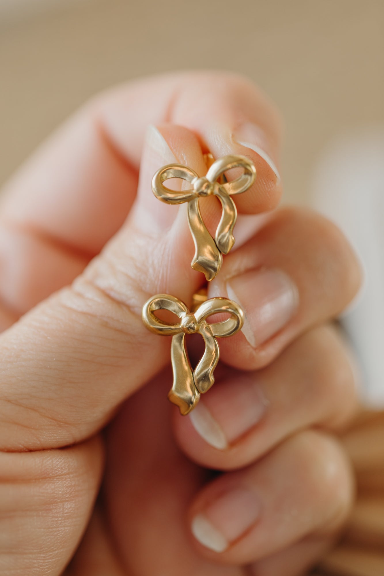 Bow Knot – lange Schleifen Ohrstecker