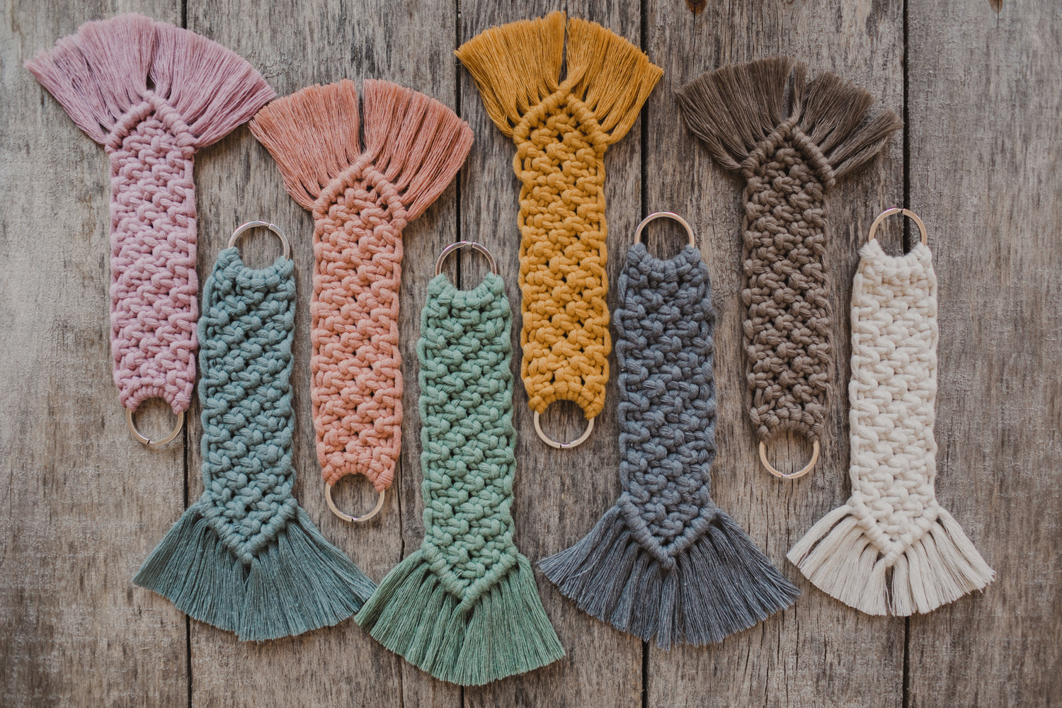VALERIE colorful macrame keychain