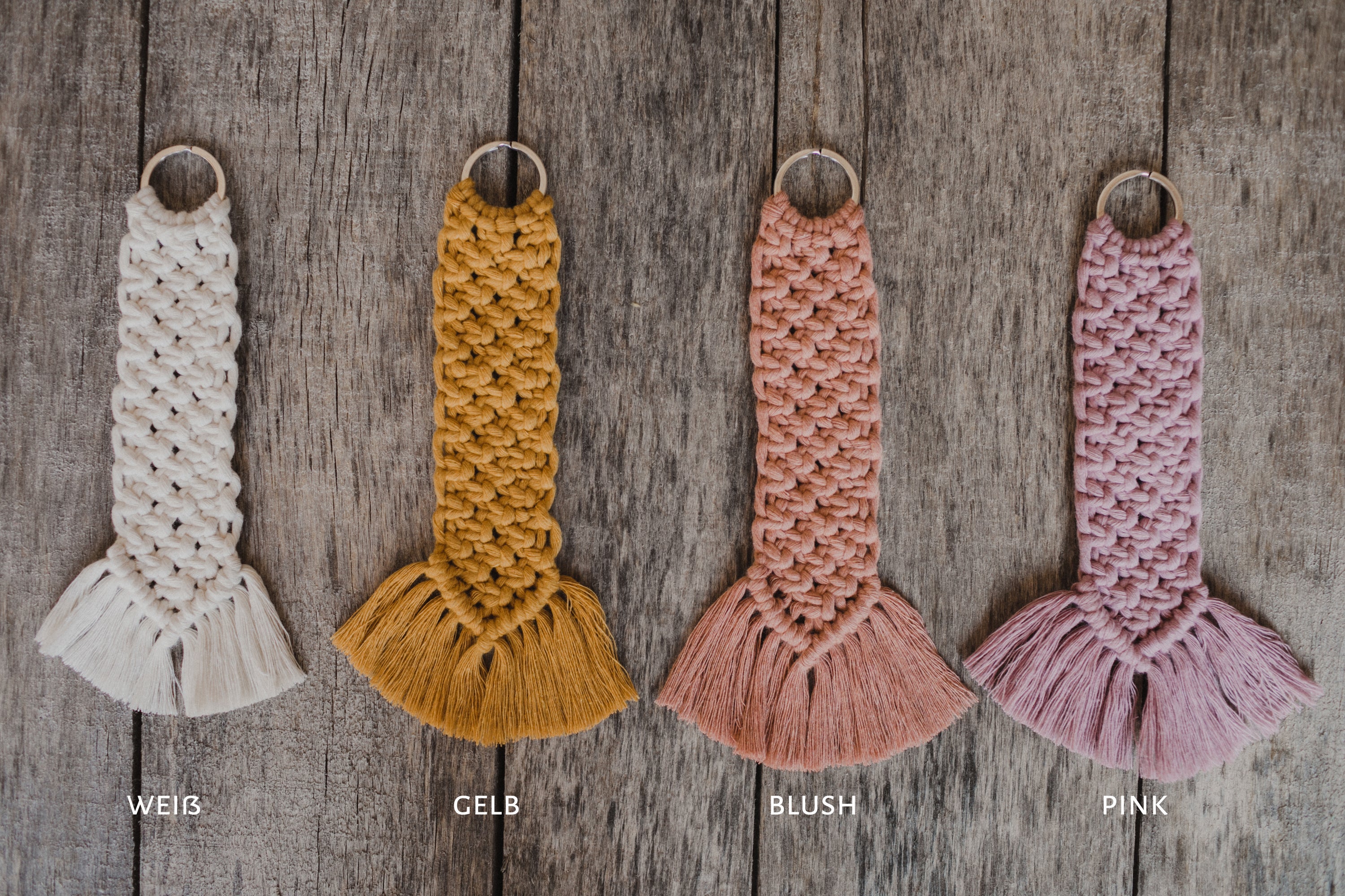 VALERIE colorful macrame keychain
