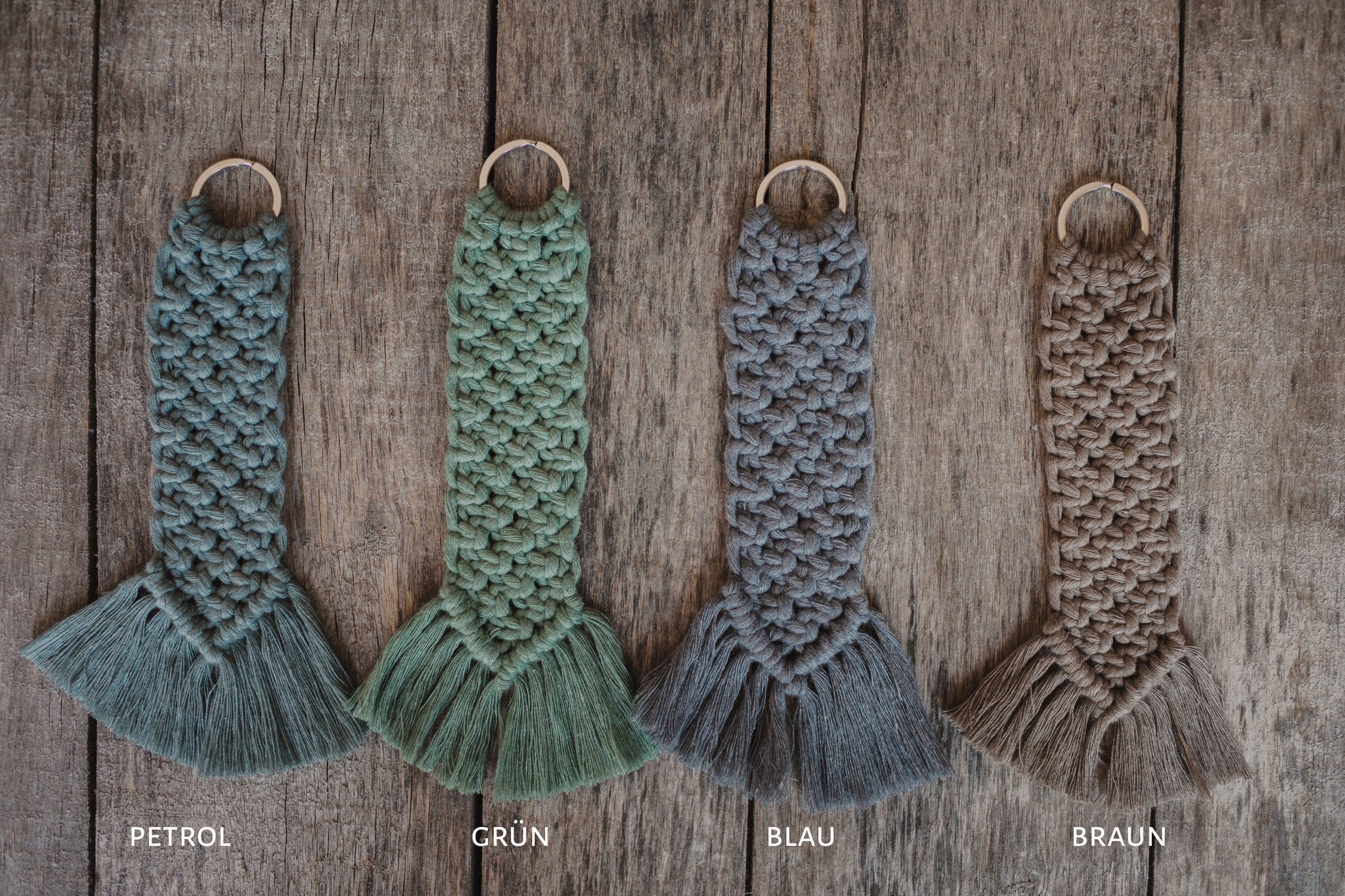 VALERIE colorful macrame keychain