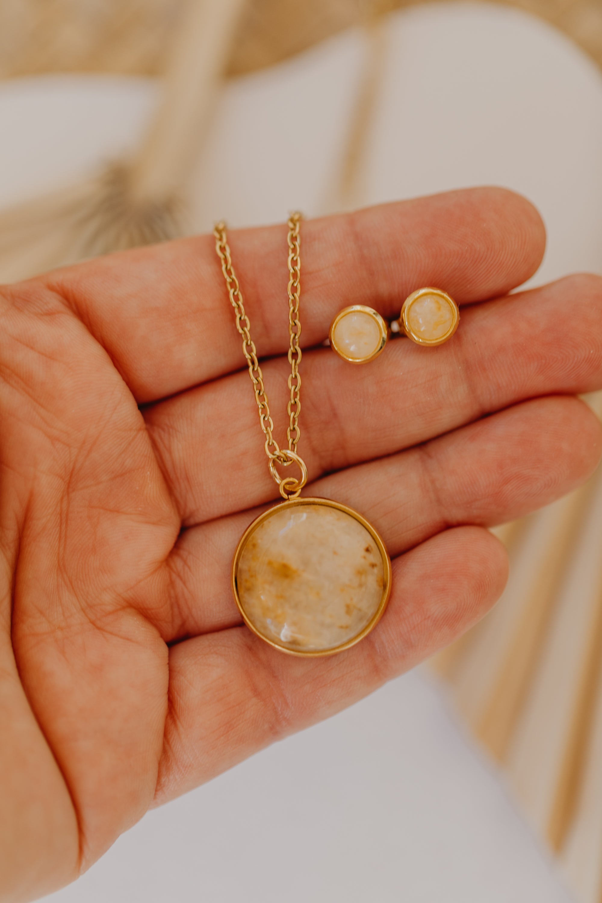 Schmuckset gelber Aventurin gold: 6 mm Ohrstecker & 20 mm Halskette