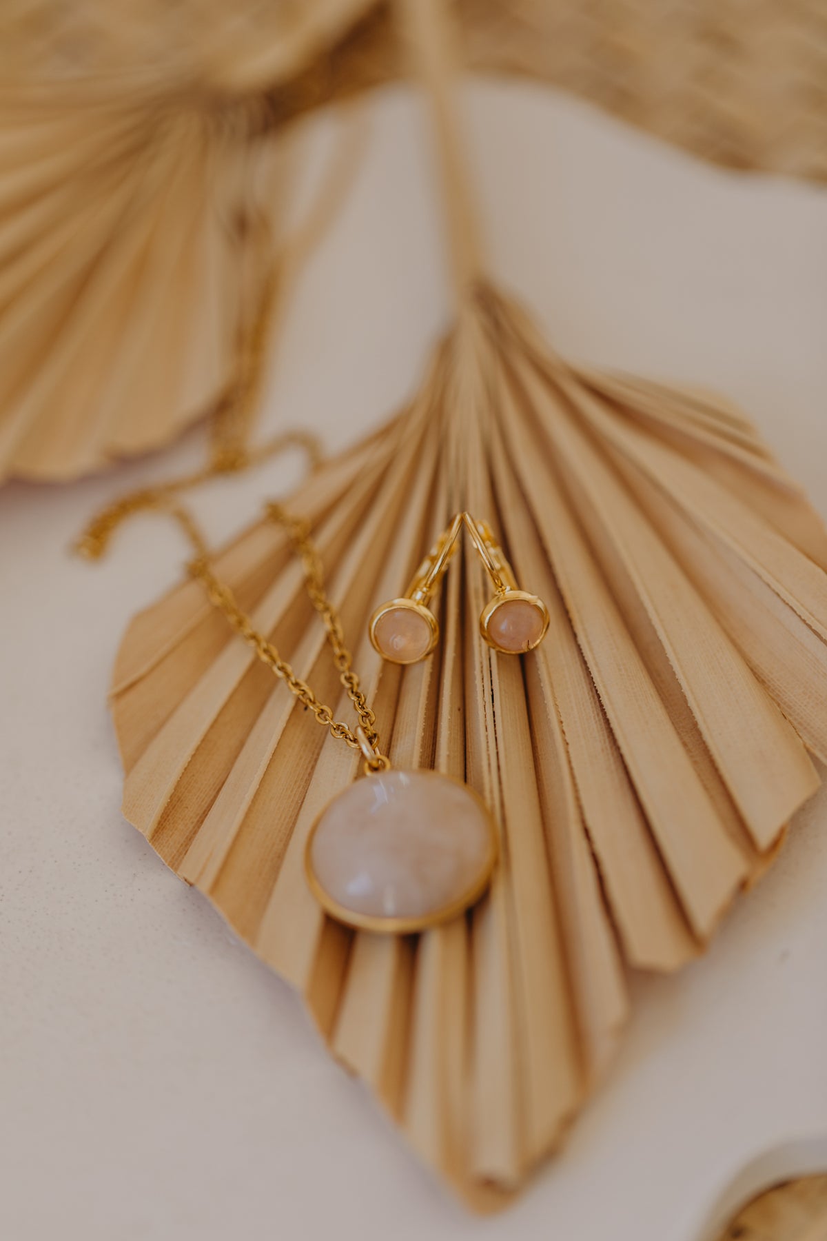 Schmuckset rosa Rosenquarz gold: 6 mm Ohrhänger & 20 mm Halskette