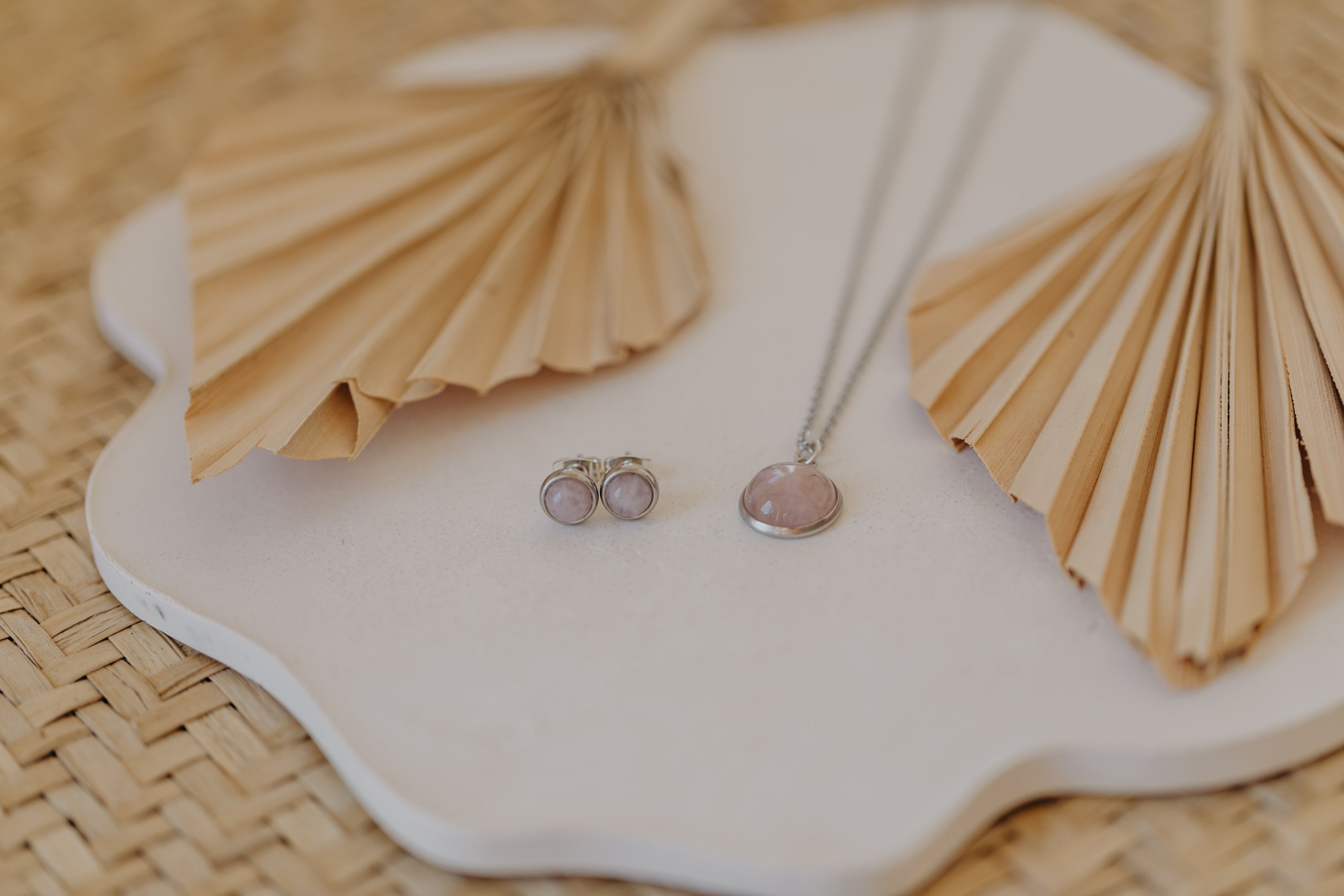 Schmuckset Rosenquarz silber: 6 mm Ohrstecker & 12 mm Halskette