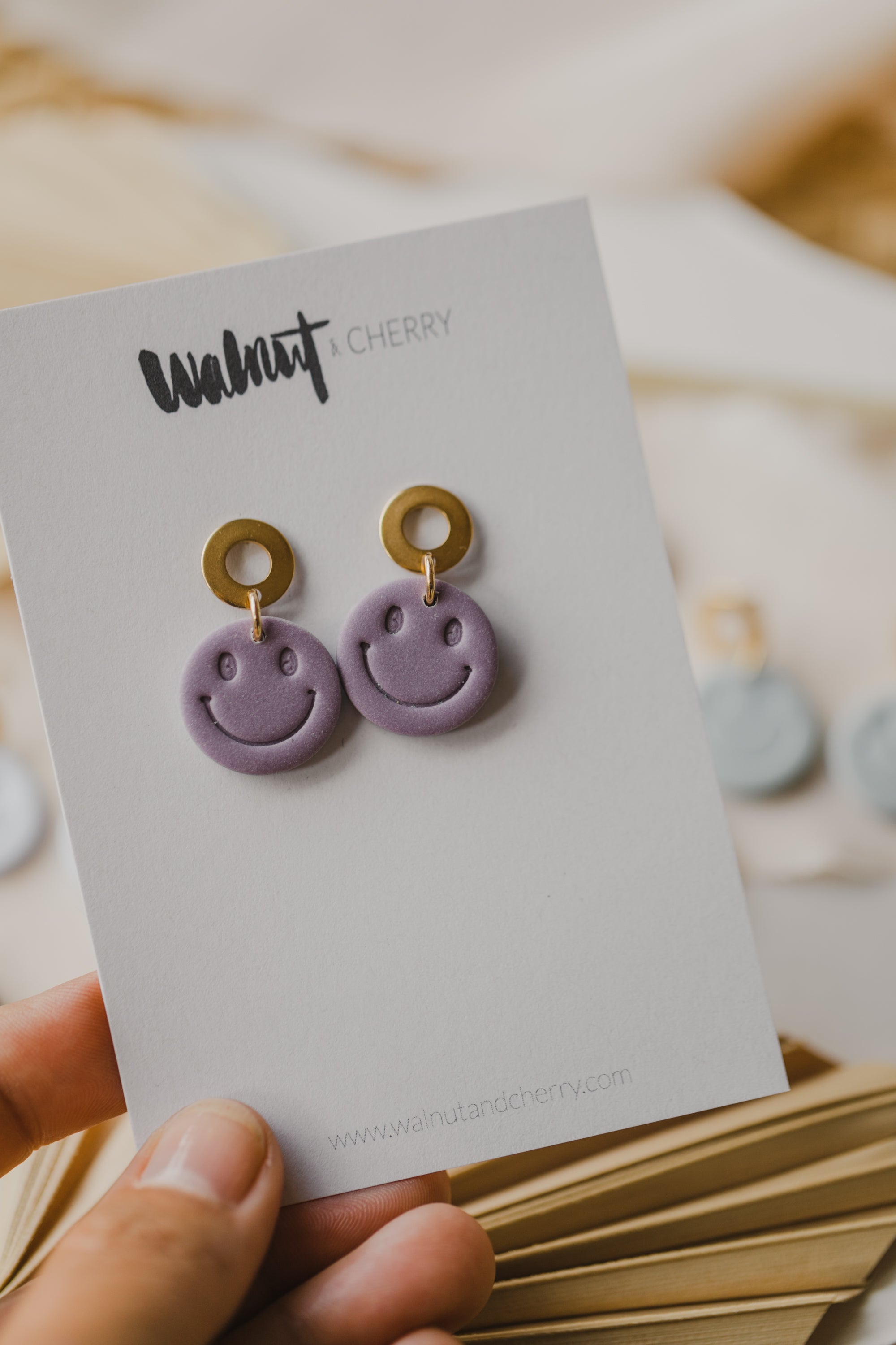 Smiley Ohrringe aus Polymer Ton in dezenten Farben