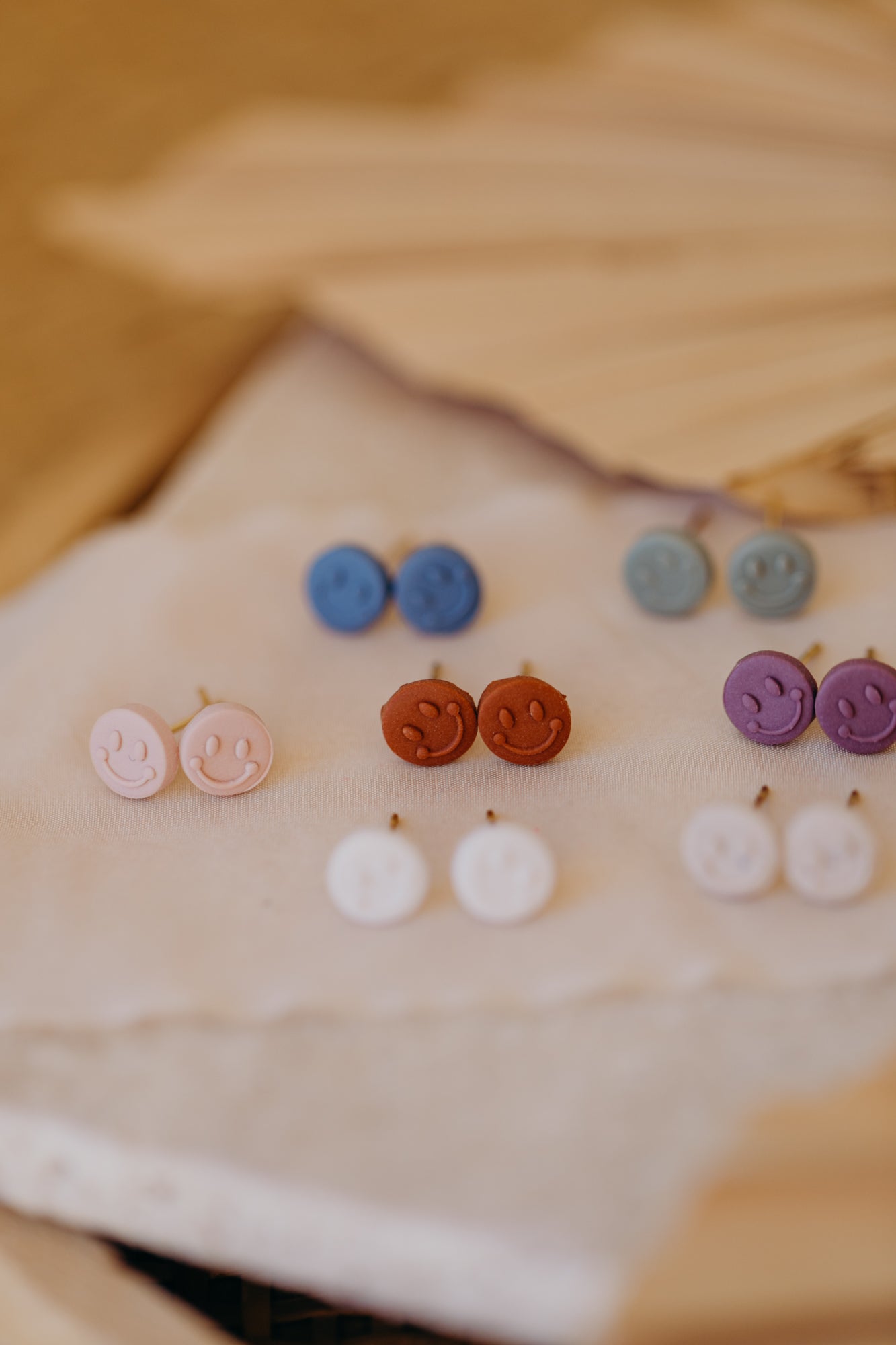 SMILEY - kleine bunte Ohrstecker aus Polymer Ton