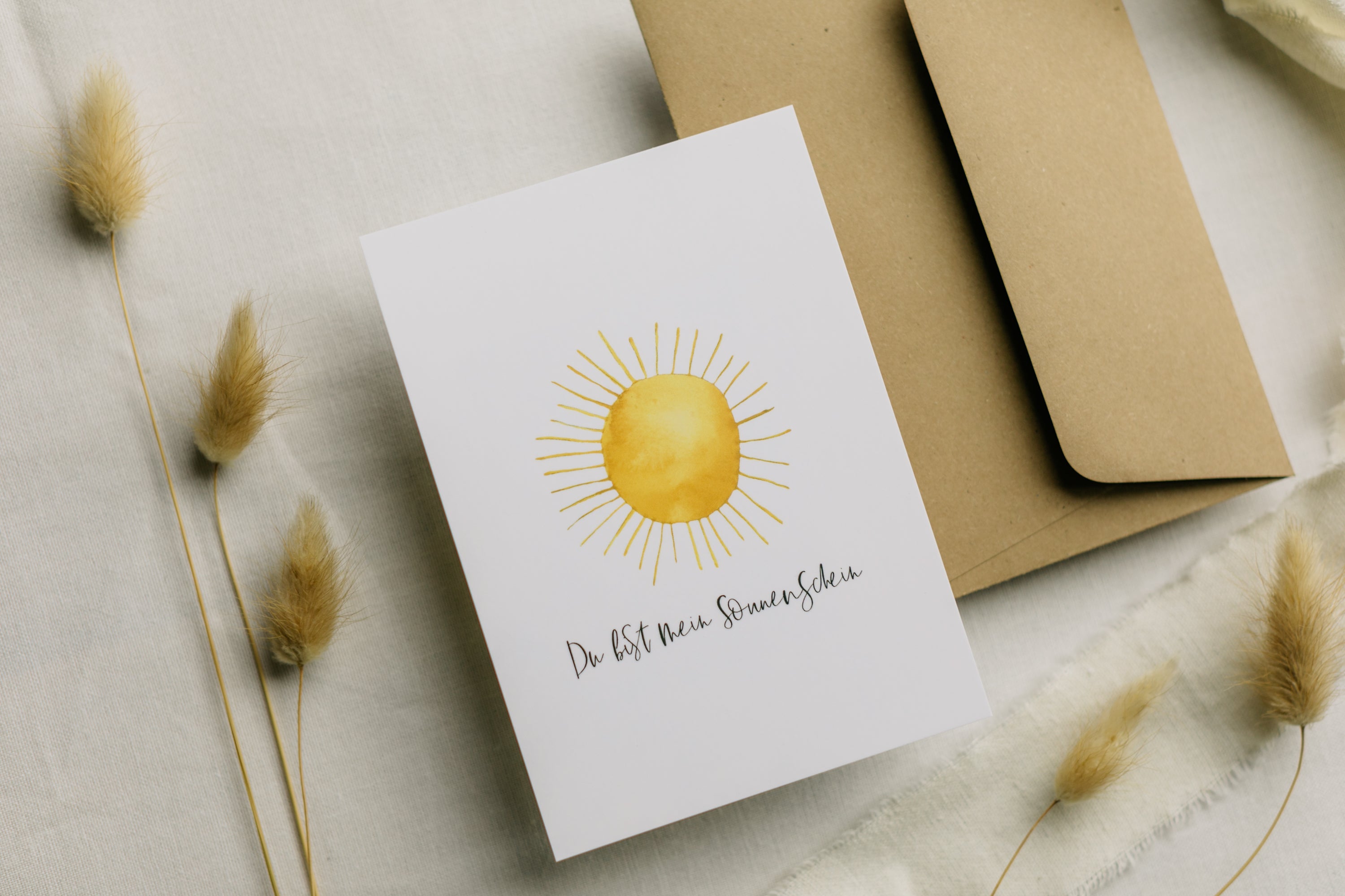 Postkarte gelbe Sonne mit dem Aufdruck "Du bist mein Sonnenschein"