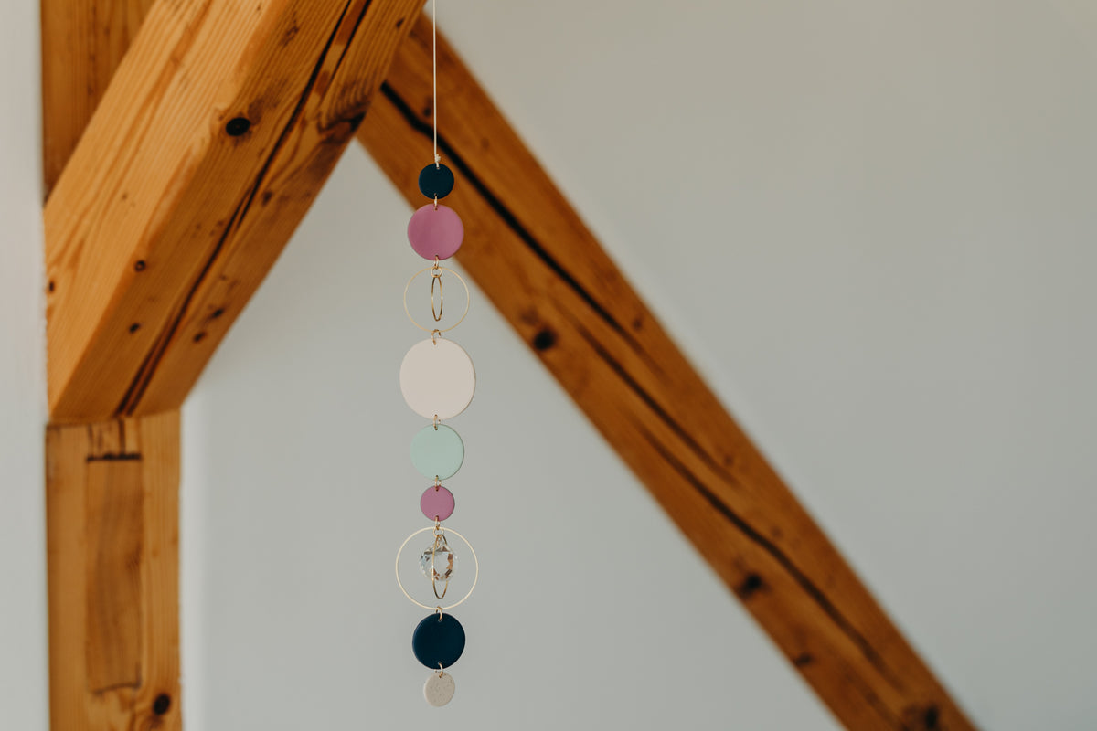 Sonnenfänger 003 mit Punkten in Vanille, Fuchsia, Mint und Dunkelblau