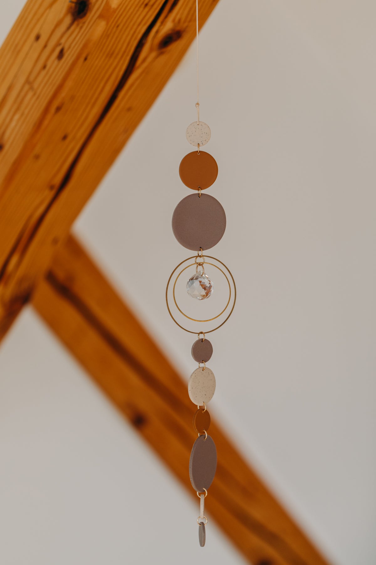 Sonnenfänger 011 mit Punkten in Kalk, Cognac und Lila-Grau