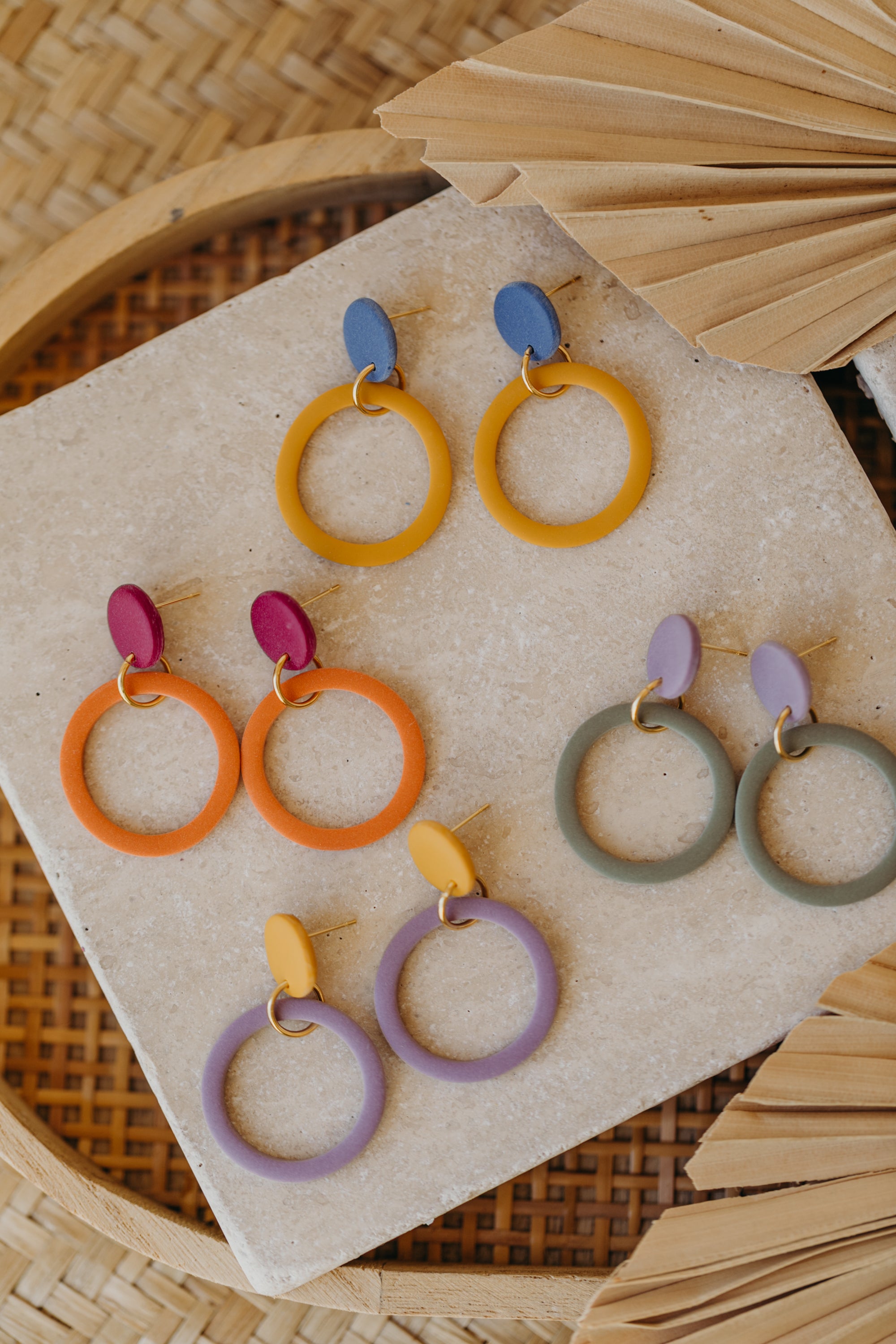 TARA - zweifarbige bunte runde Polymer Ton Ohrringe