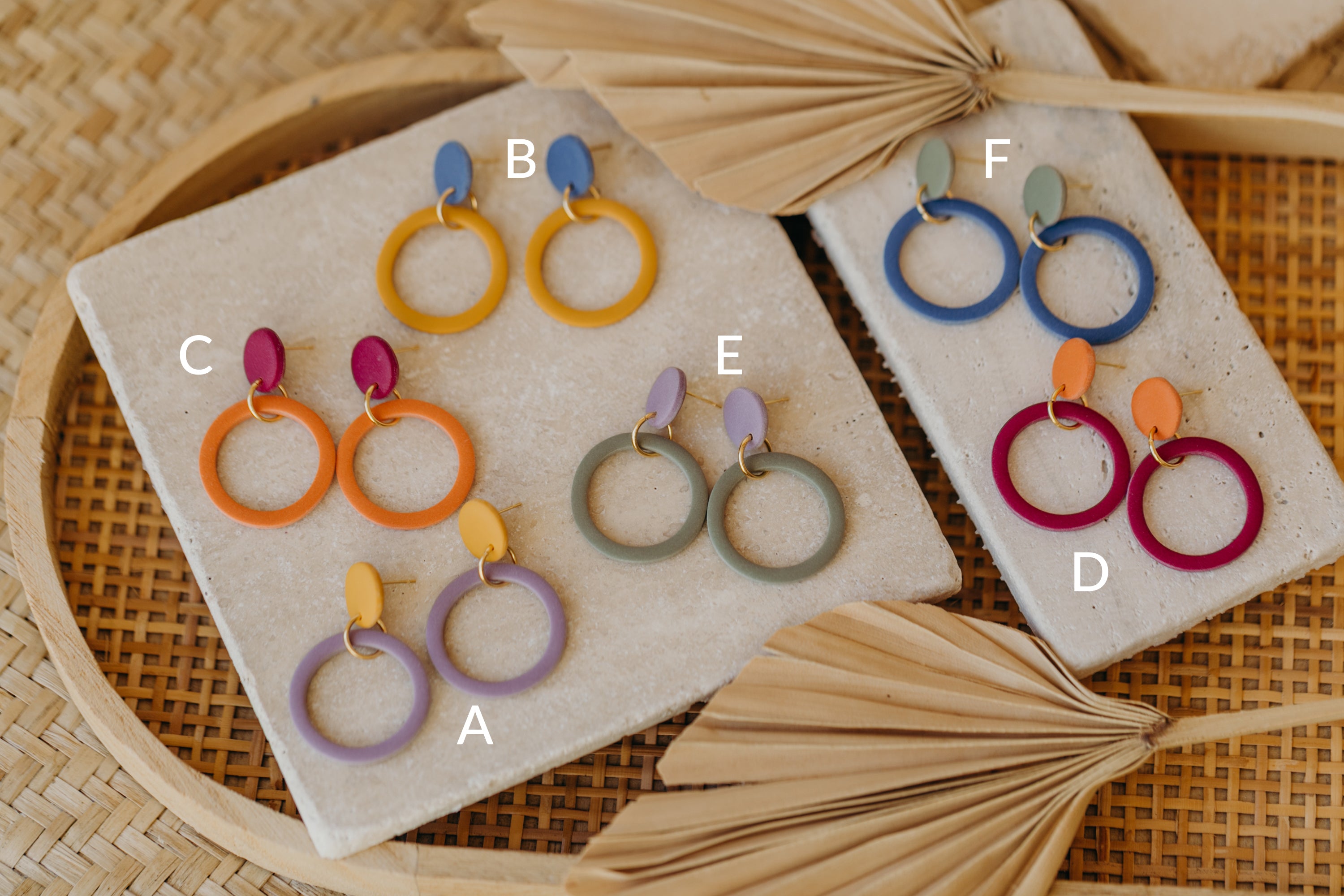 TARA - zweifarbige bunte runde Polymer Ton Ohrringe