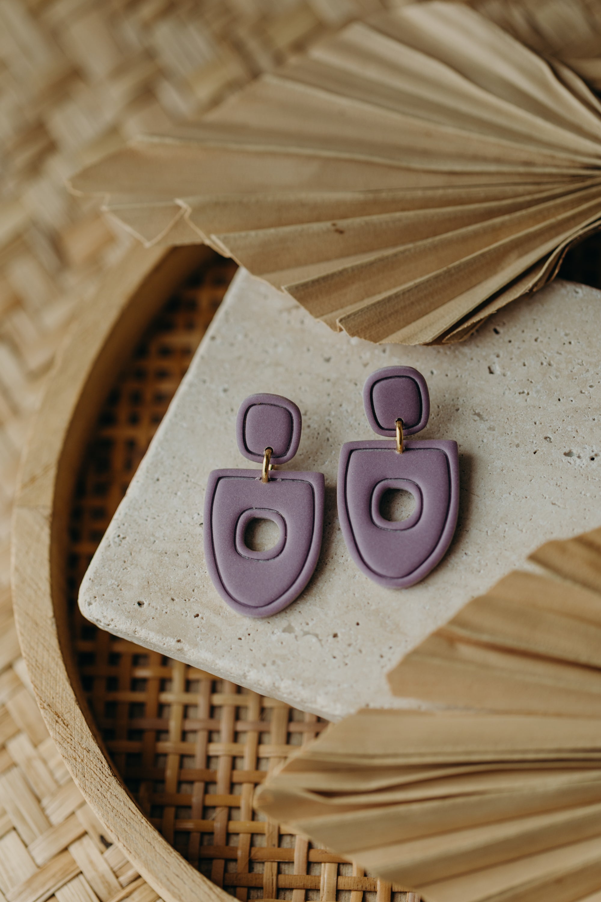 TILDA - Polymer Ton Ohrringe in hellem Lila