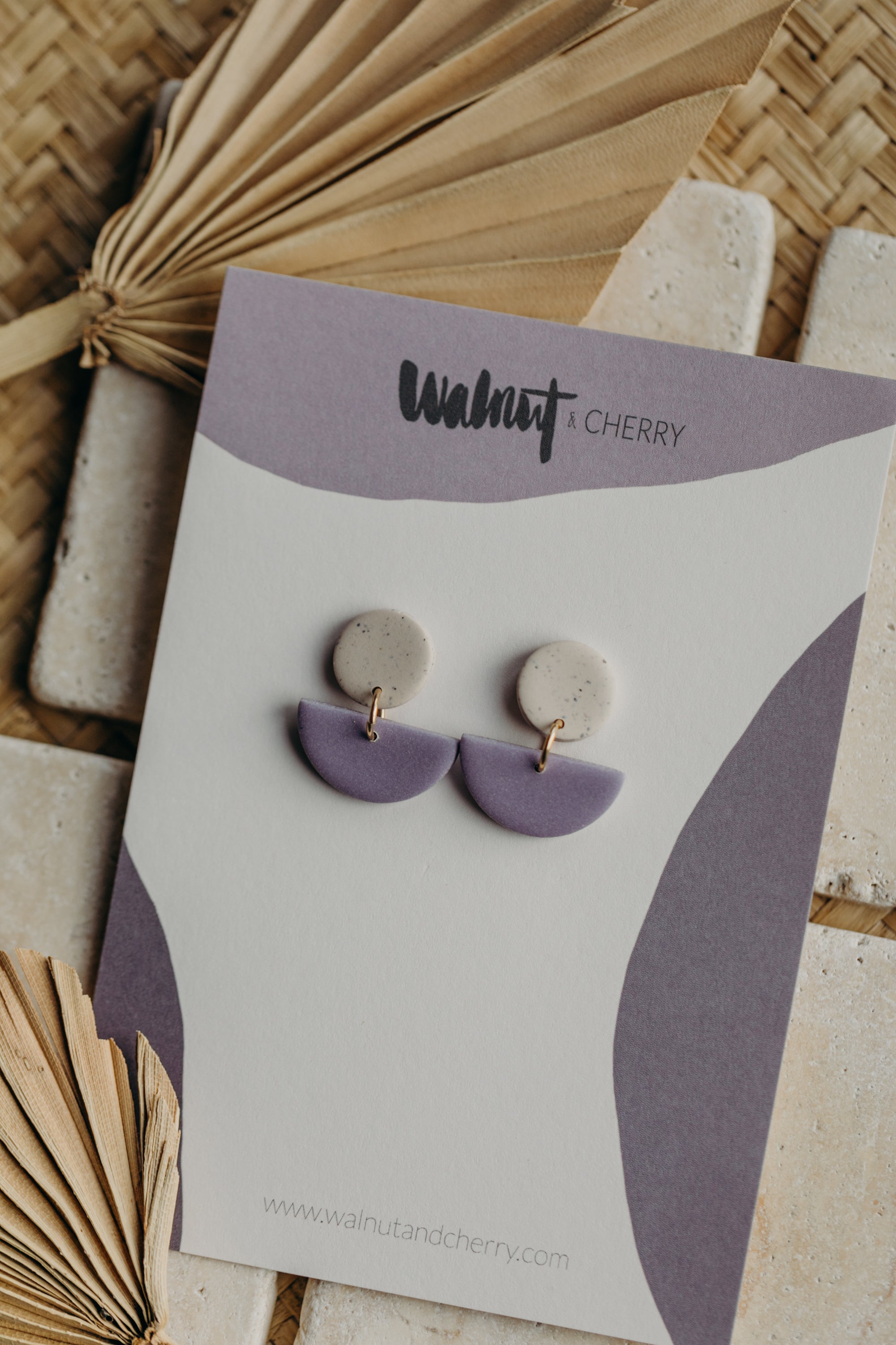 TAMARA - zweifarbige Polymer Ton Ohrringe in Kalk und Hellem Lila