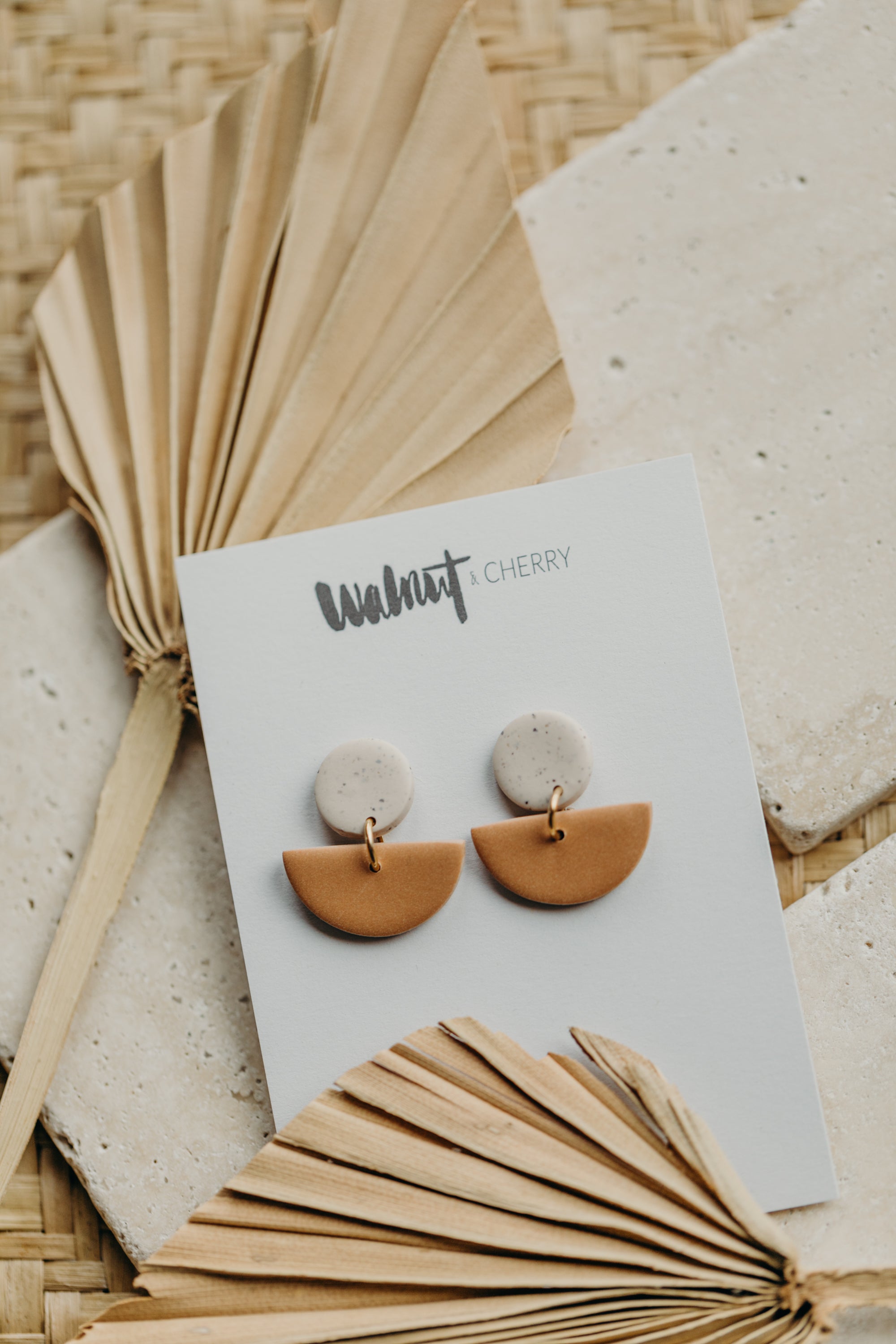 TAMARA - zweifarbige Polymer Ton Ohrringe in Kalk und Softe Mandarine