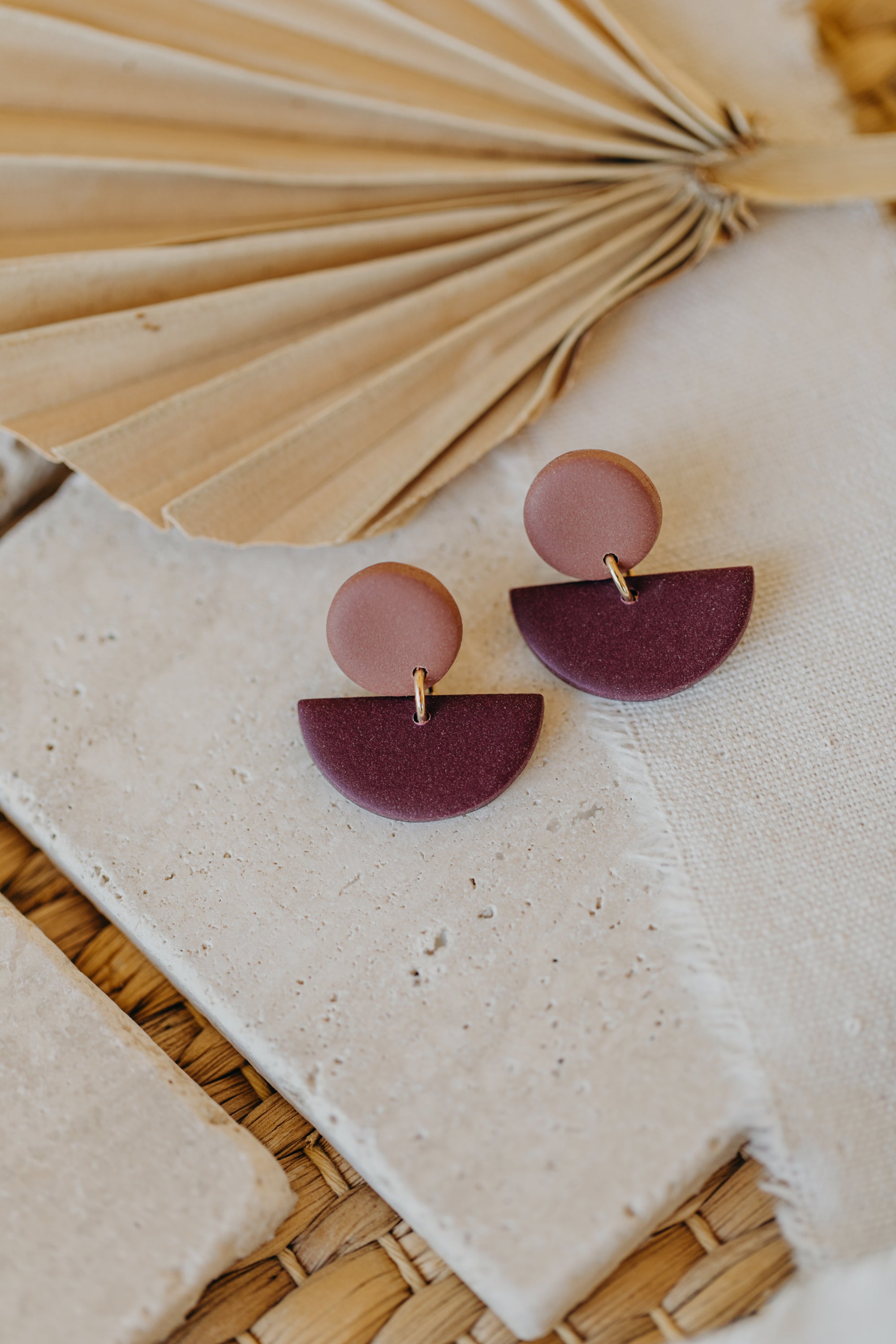 TAMARA - zweifarbige Polymer Ton Ohrringe in Mauve und Merlot