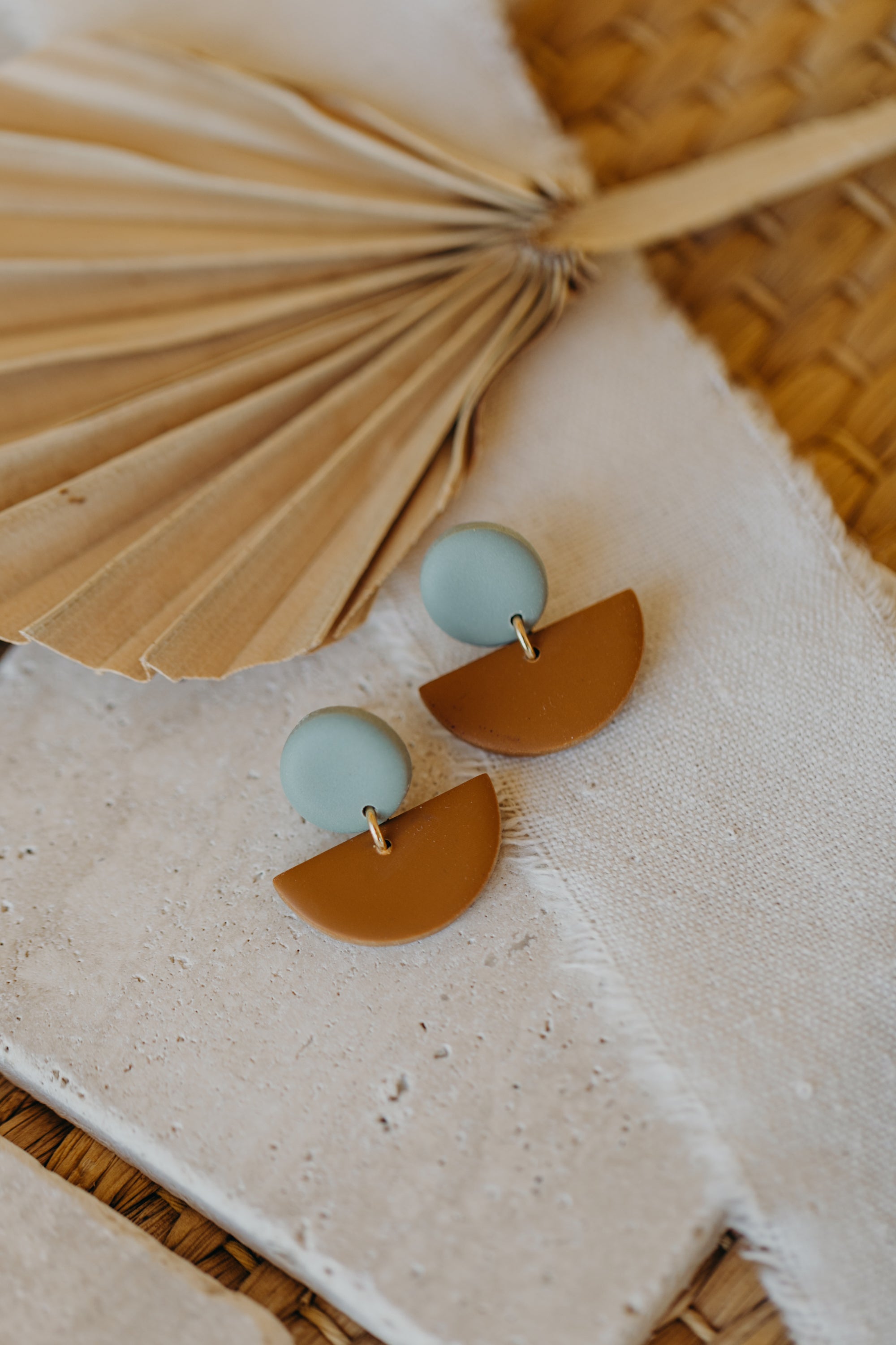 TAMARA - two-tone polymer clay earrings in mint and cognac