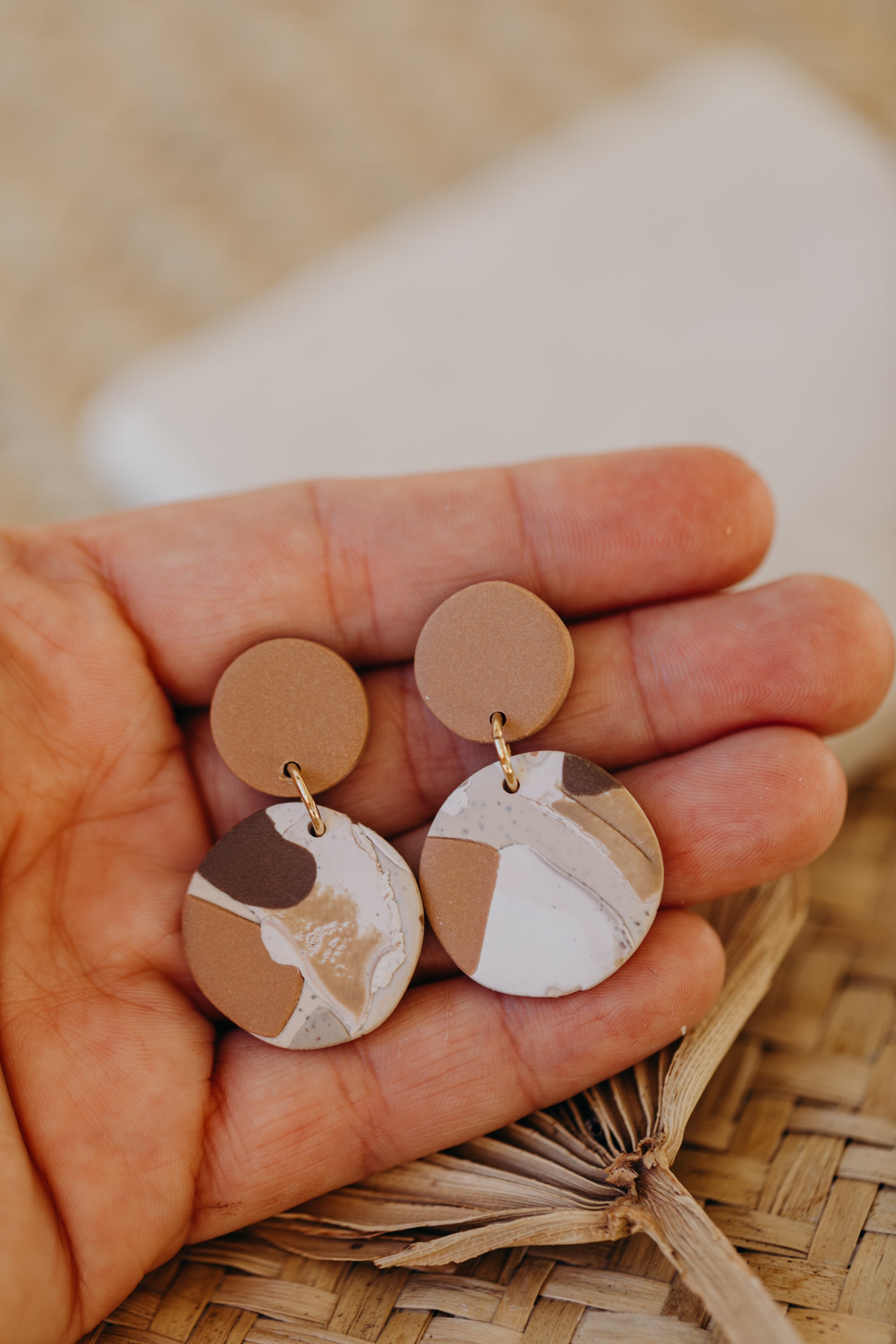 braune runde Terrazzo Ohrringe aus Polymer Ton