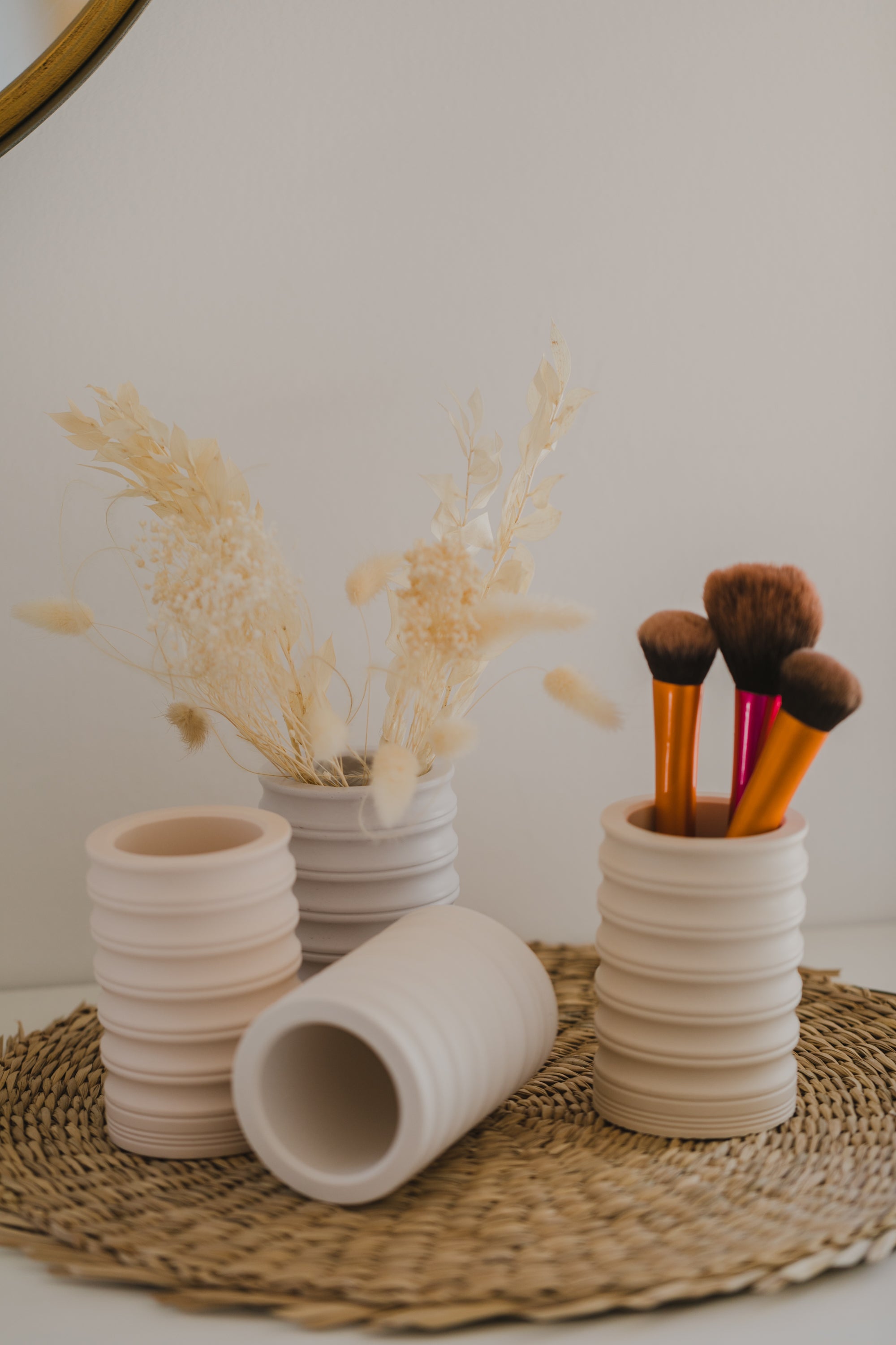 Vase mit Streifenmuster