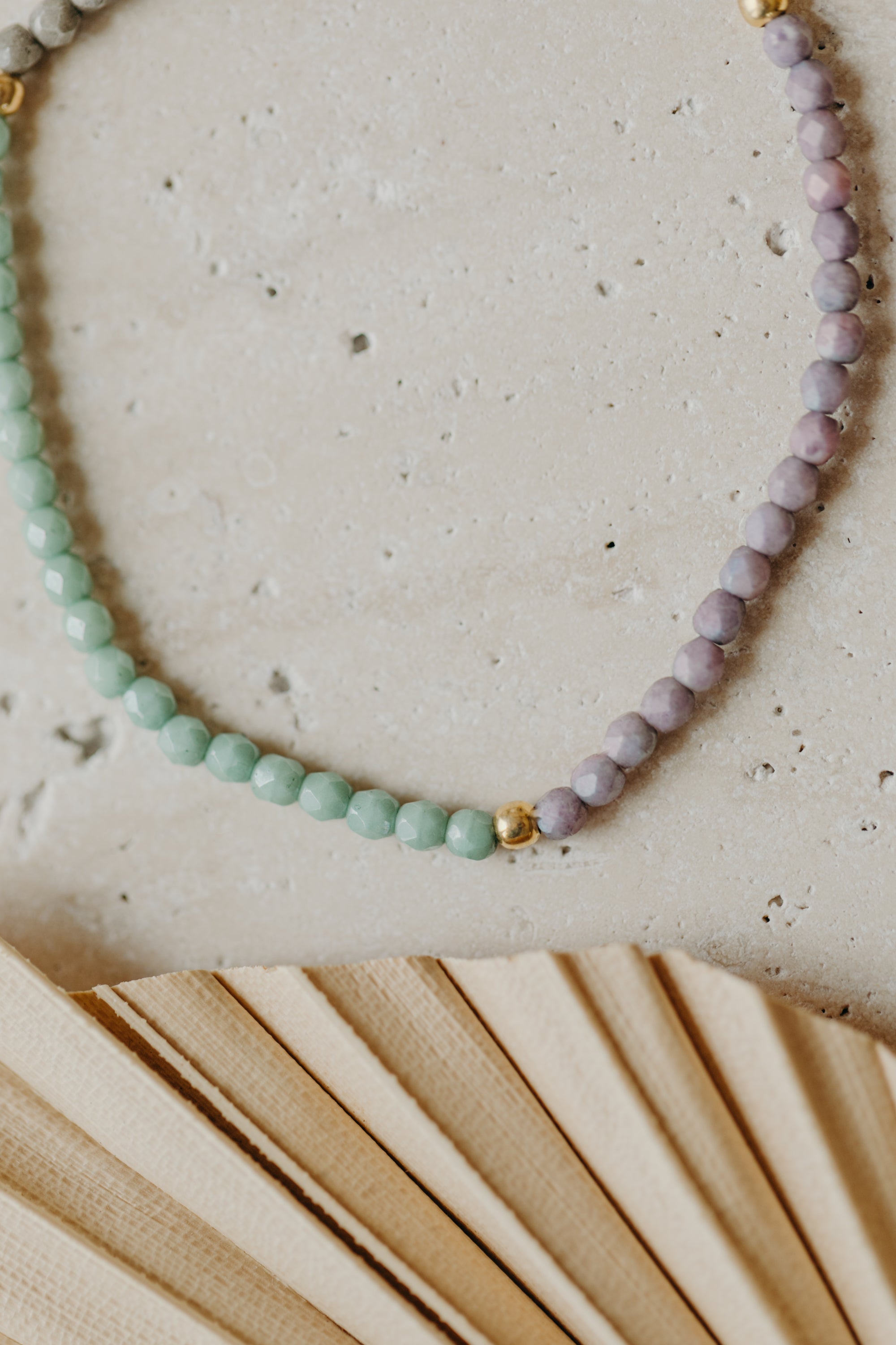 two-tone glass bead bracelet blue & cream