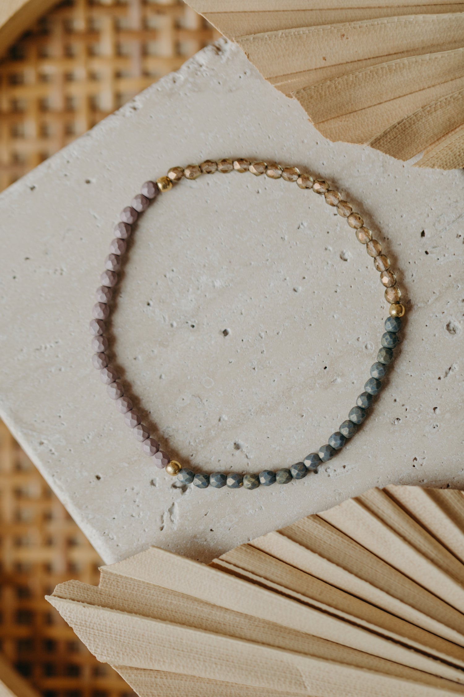 two-tone glass bead bracelet blue & cream