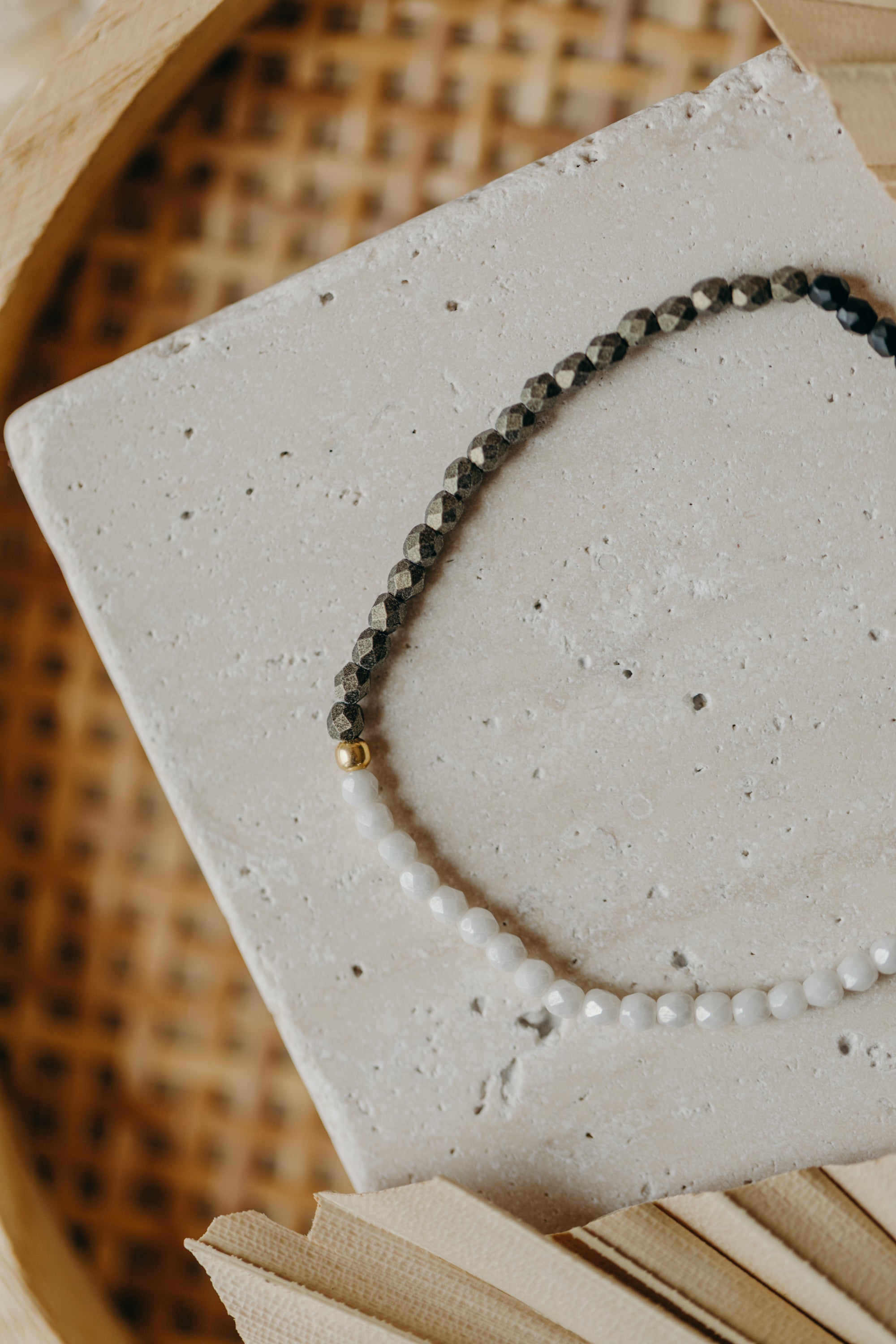 two-tone glass bead bracelet blue & cream