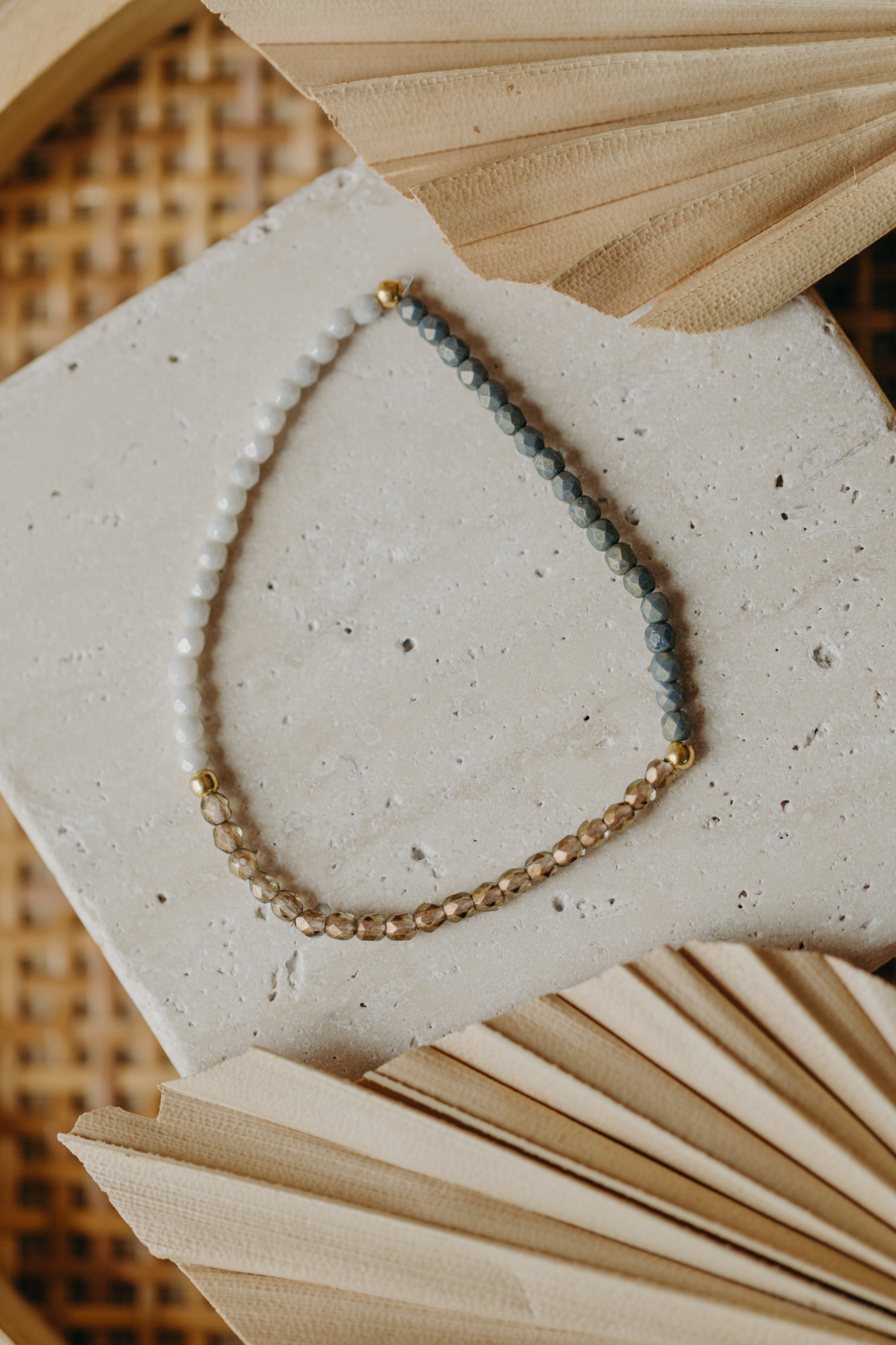 two-tone glass bead bracelet blue & cream