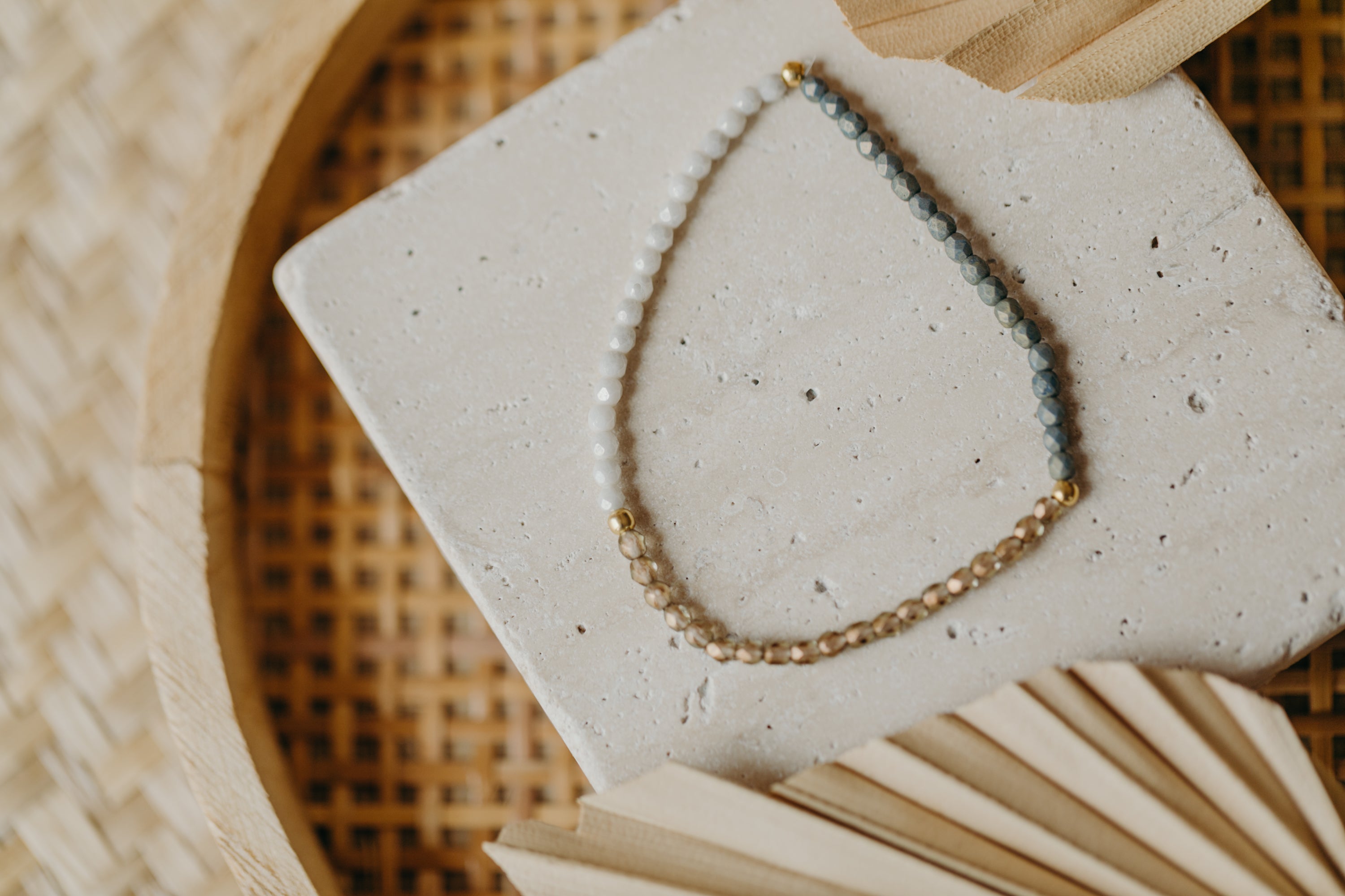 two-tone glass bead bracelet blue & cream