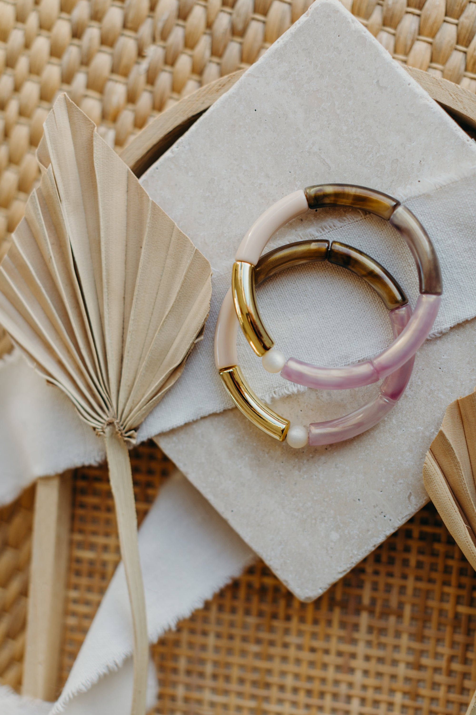 Perlenarmband 063 mit Tube Perlen in Gold, Braun und Rosa