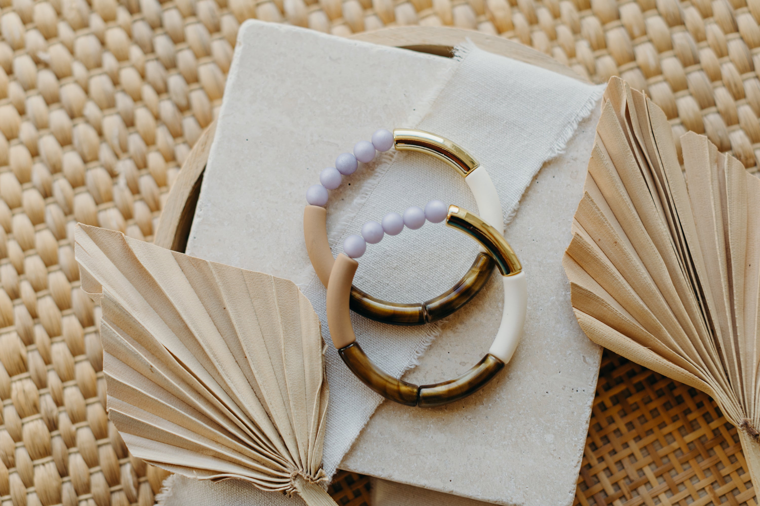 Perlenarmband 064 mit Tube Perlen in Gold, Braun und Lila