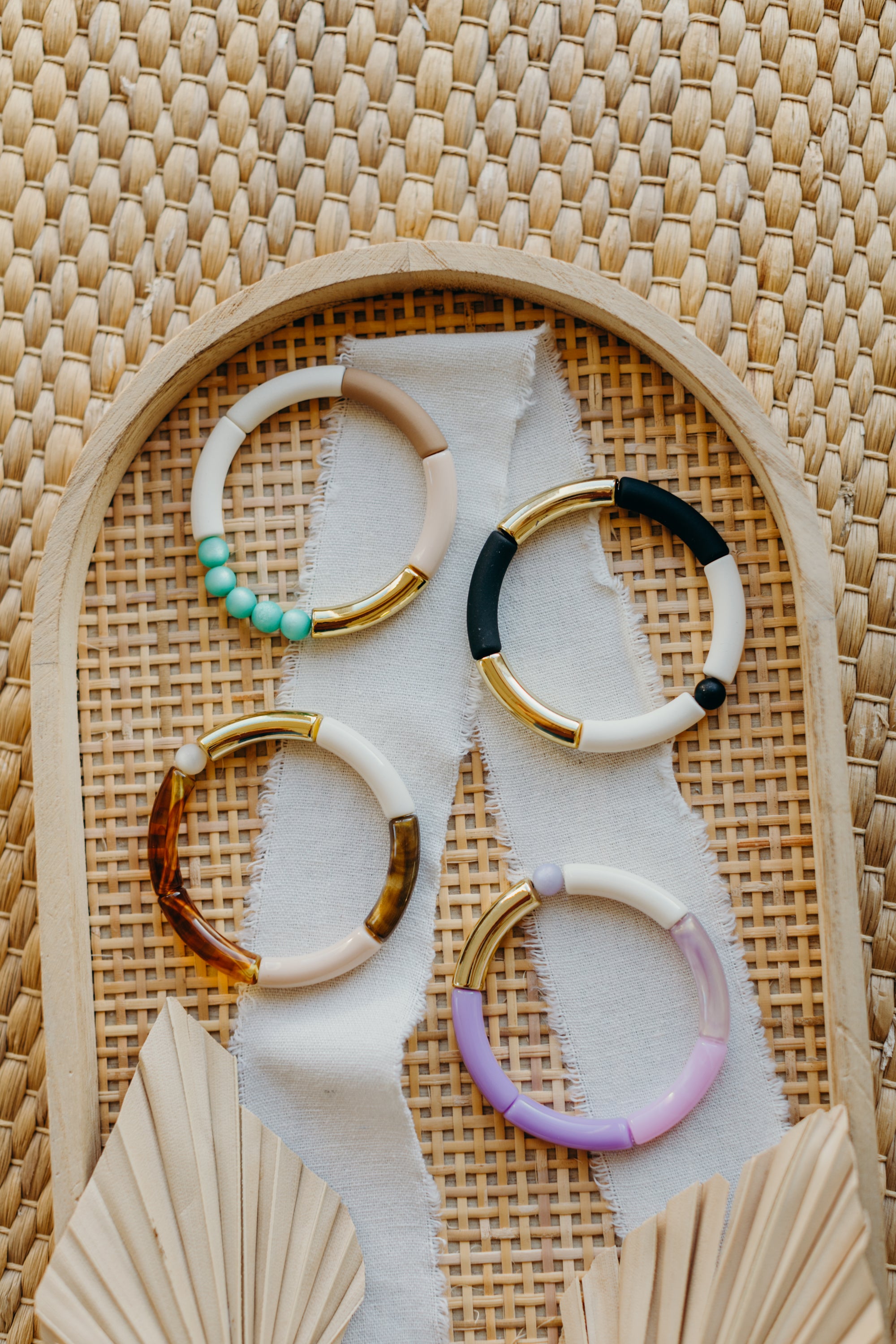 Perlenarmband 061 mit Tube Perlen in Gold, Braun, Schildpatt und Creme