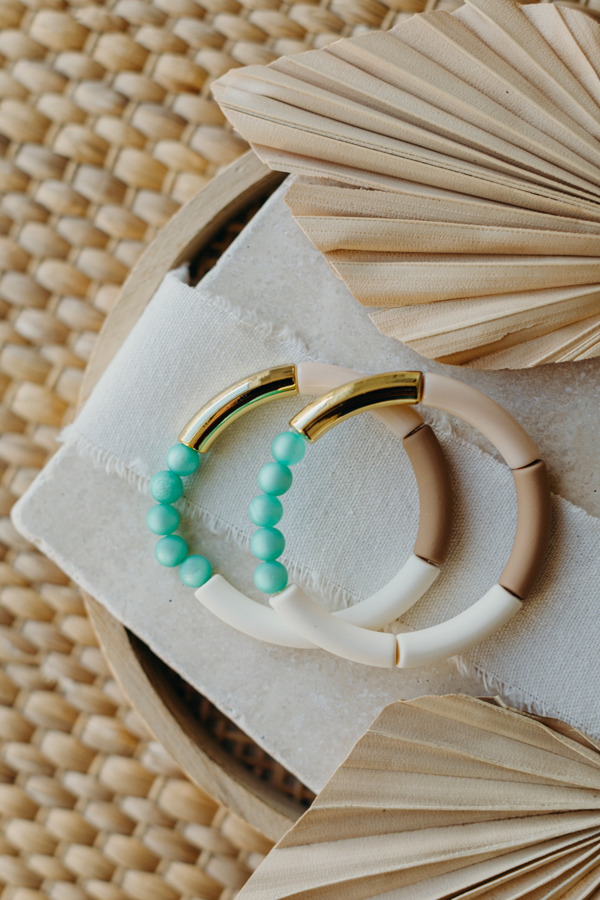 Perlenarmband 062 mit Tube Perlen in Gold, Braun, Creme und Türkis