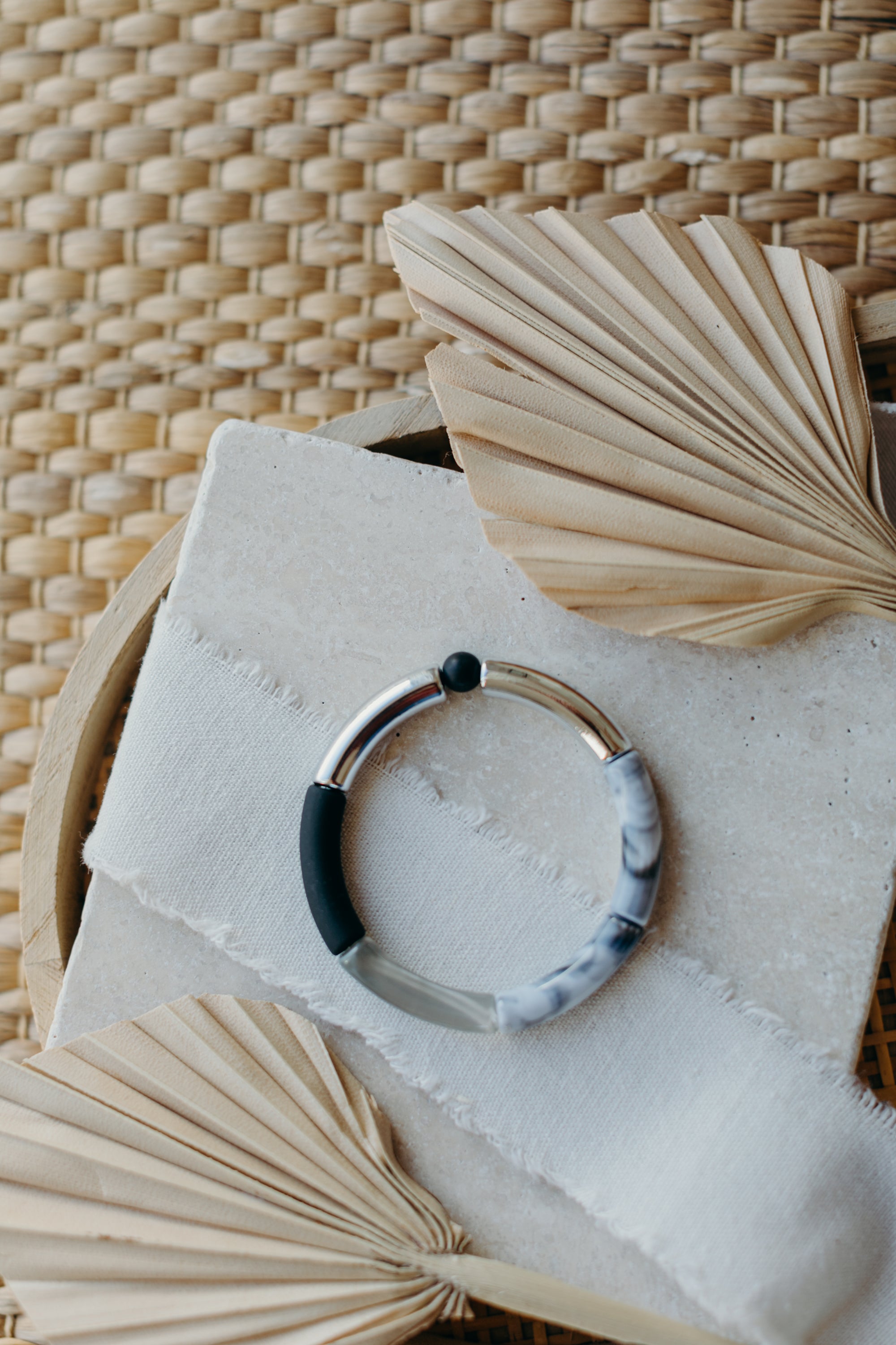 Pearl bracelet 075 with tube beads in silver, grey marbled and grey