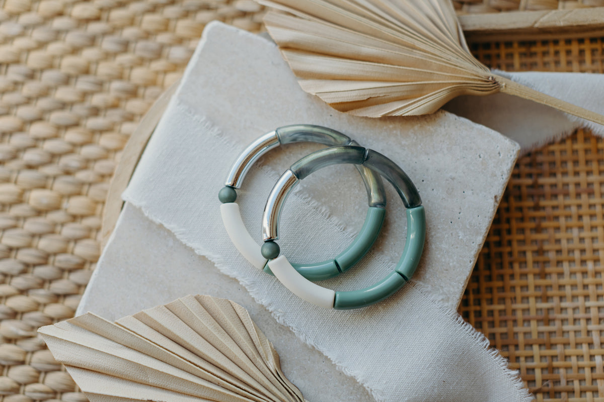 Perlenarmband 073 mit Tube Perlen in Mint, Creme und Silber
