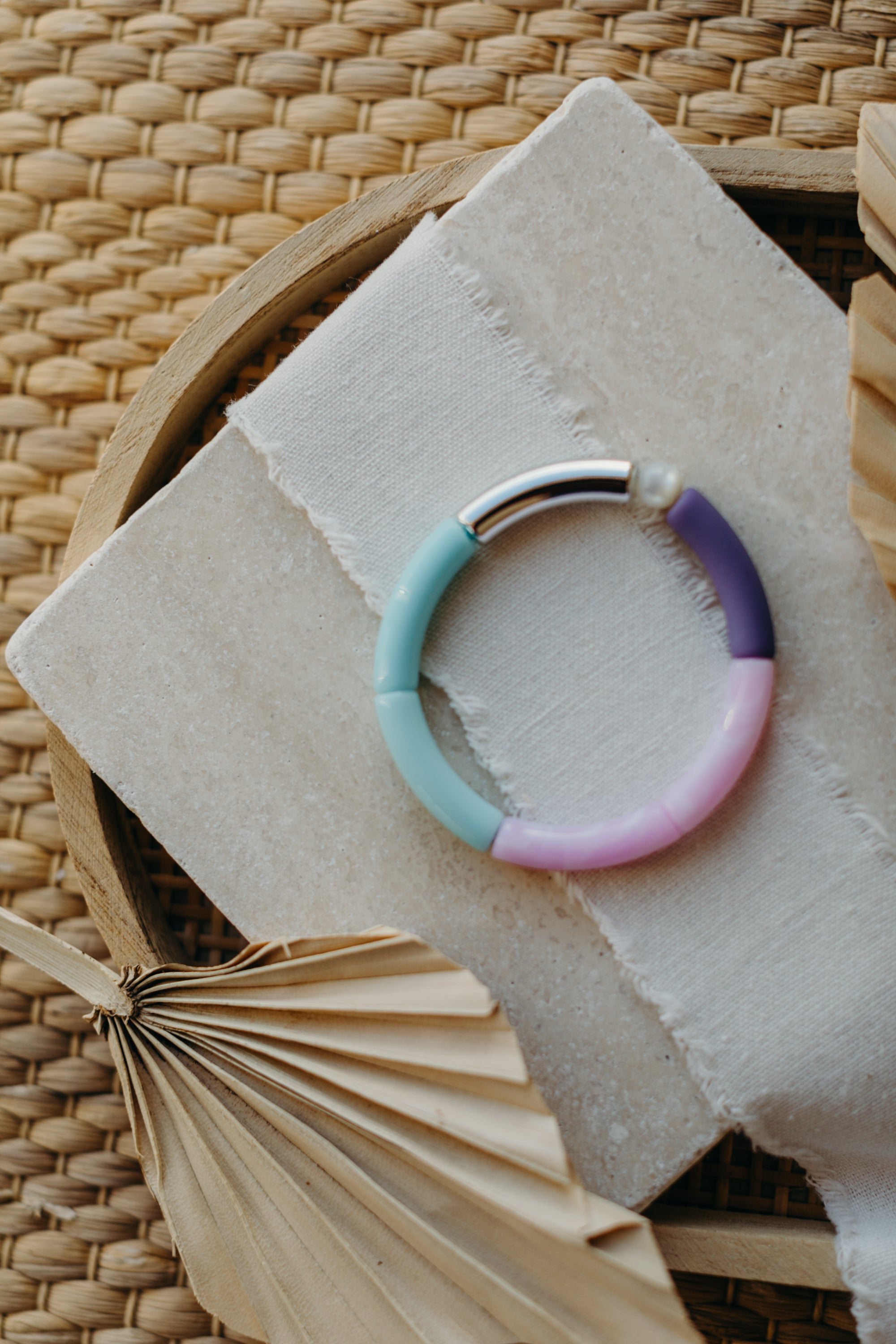 Perlenarmband 079 mit Tube Perlen in Silber, Türkis, Violett und Lila