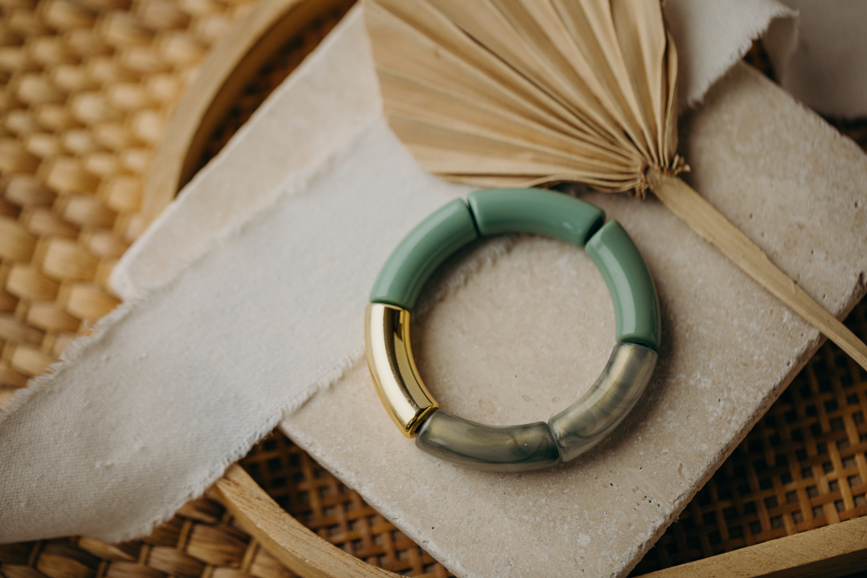 Perlenarmband 071 mit Tube Perlen in Gold, Grün-Glänzend und Grün