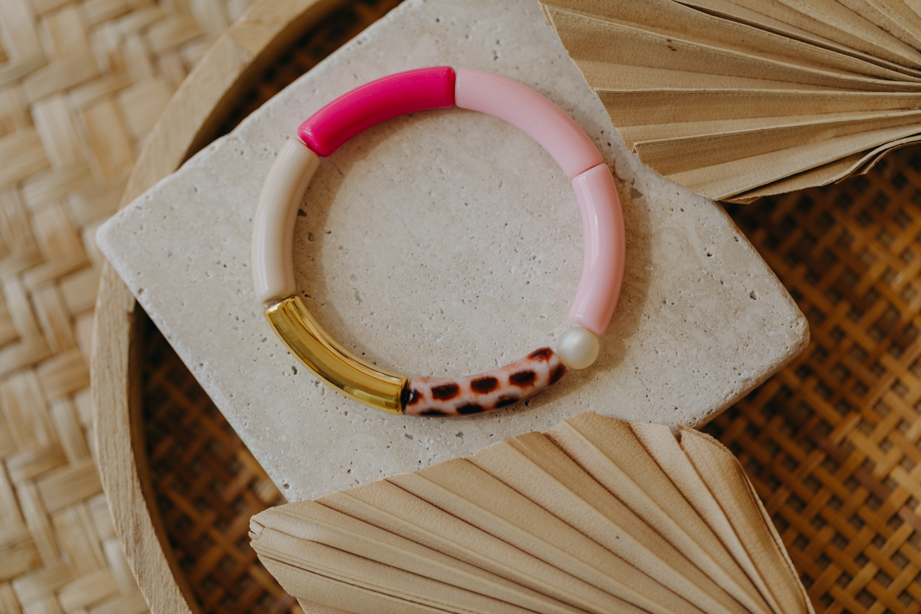 Perlenarmband 004 mit Tube Perlen in Gold, Beige, Rosa, Pink und Print