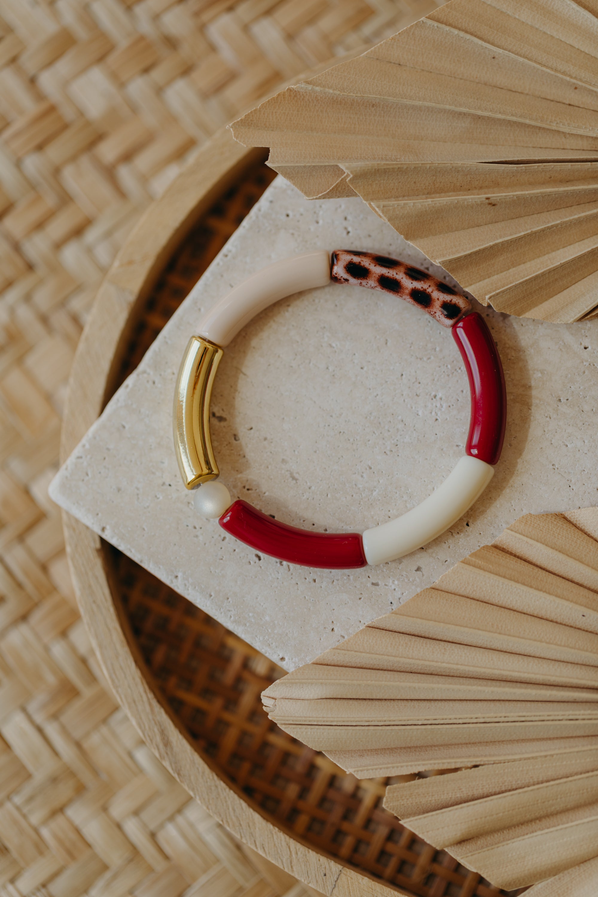 Perlenarmband 005 mit Tube Perlen in Gold, Creme, Beige, Weinrot und Print