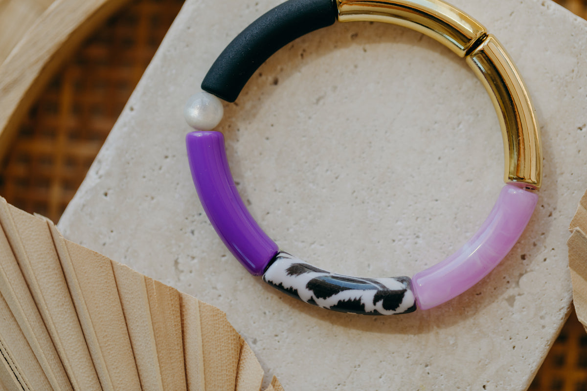 Perlenarmband 031 mit Tube Perlen in Gold, Lila, Schwarz und Leo Print