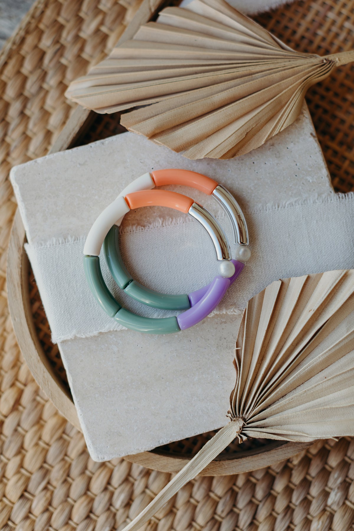 Perlenarmband 076 mit Tube Perlen in Silber, Grün, Orange und Creme