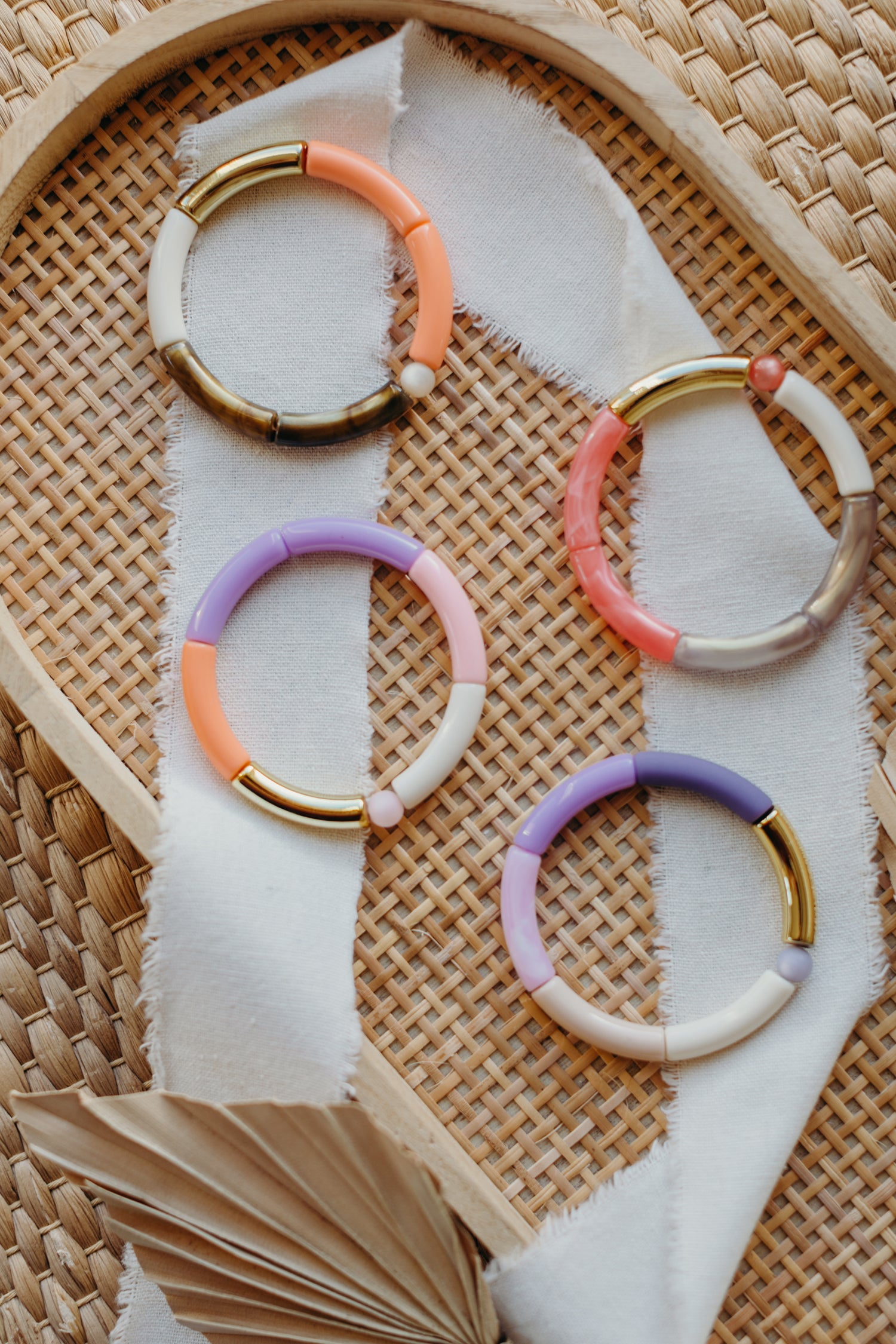 Perlenarmband 055 mit Tube Perlen in Gold, Pink, Creme und Braun-glänzend